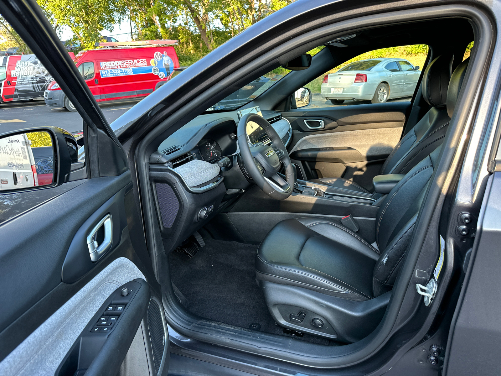 2023 Jeep Compass Latitude Lux 36