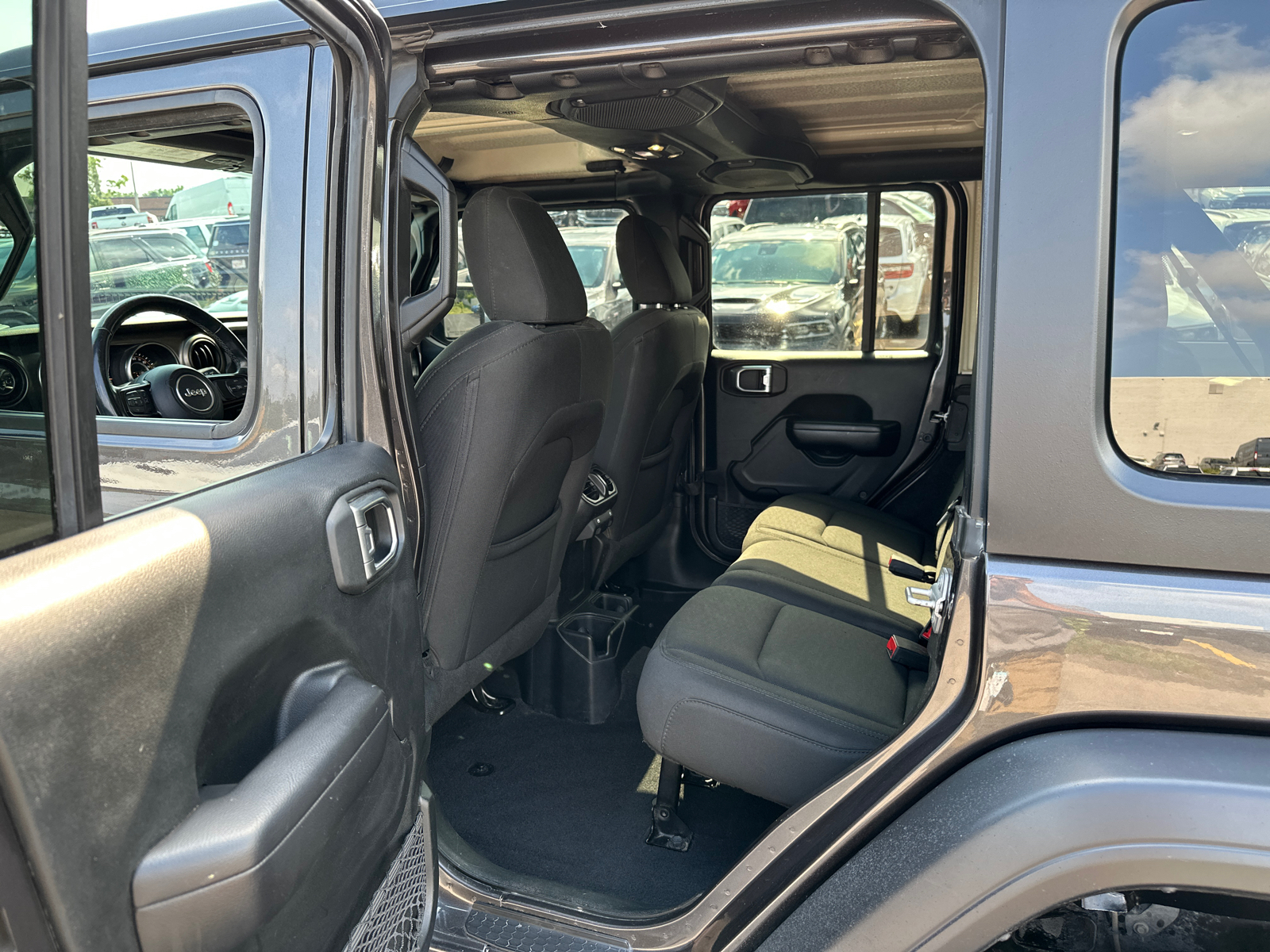 2020 Jeep Wrangler Unlimited Sport S 12