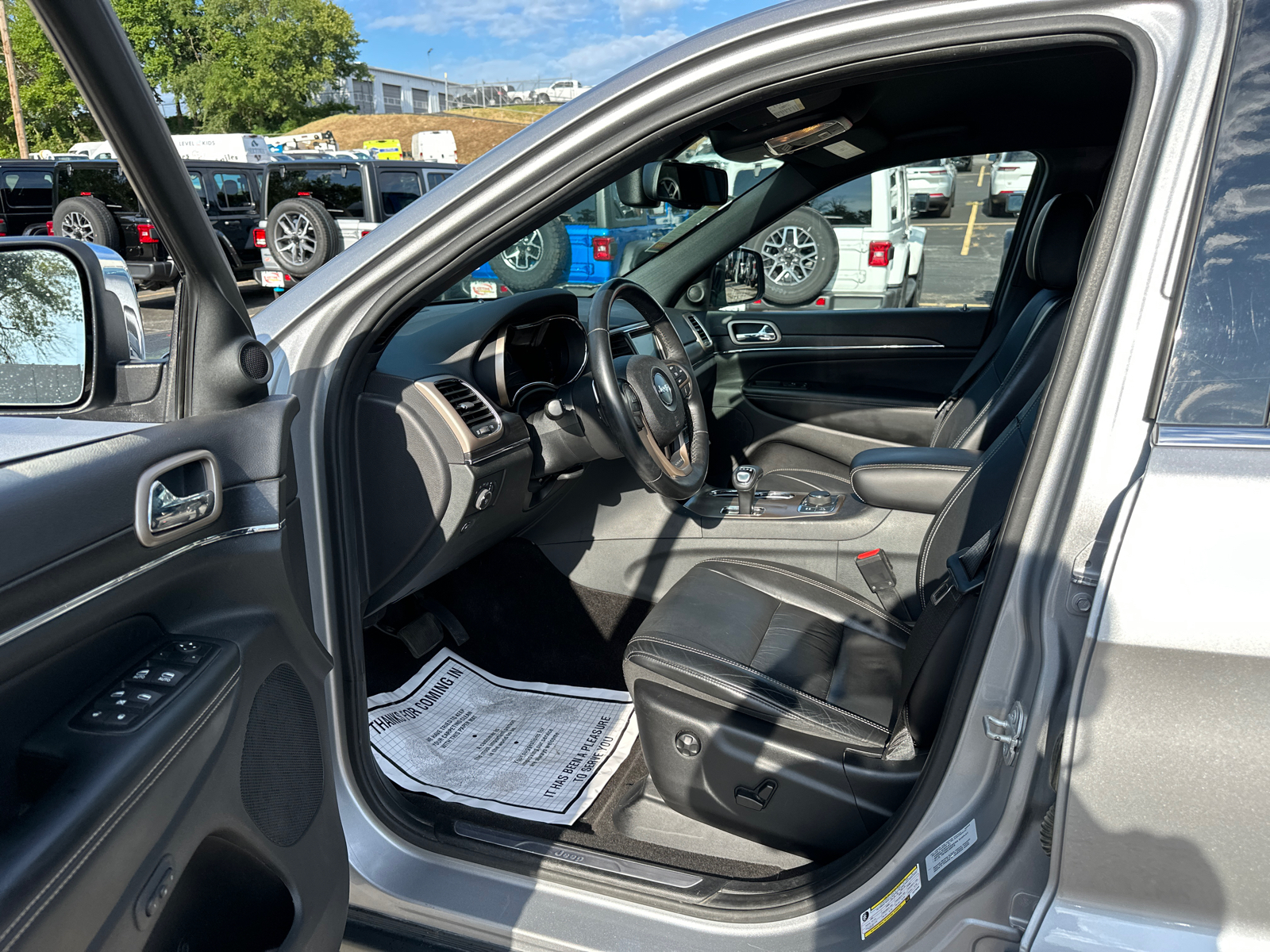 2015 Jeep Grand Cherokee Limited 37