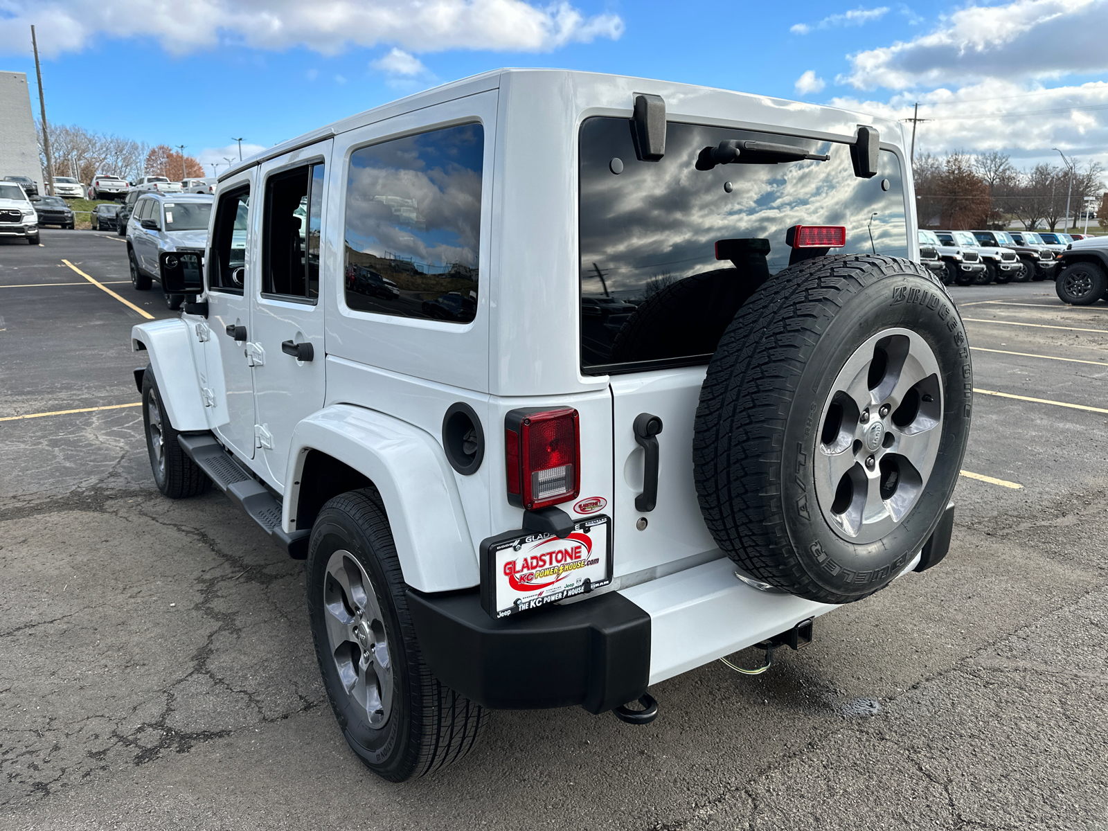 2016 Jeep Wrangler Unlimited Sahara 8