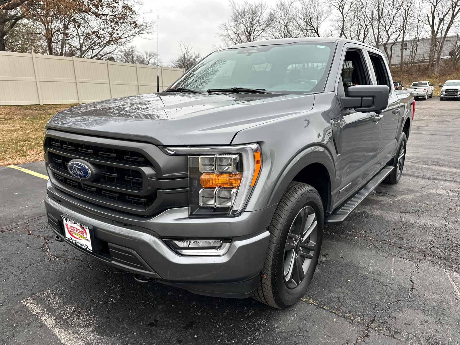 2023 Ford F-150 XLT 2