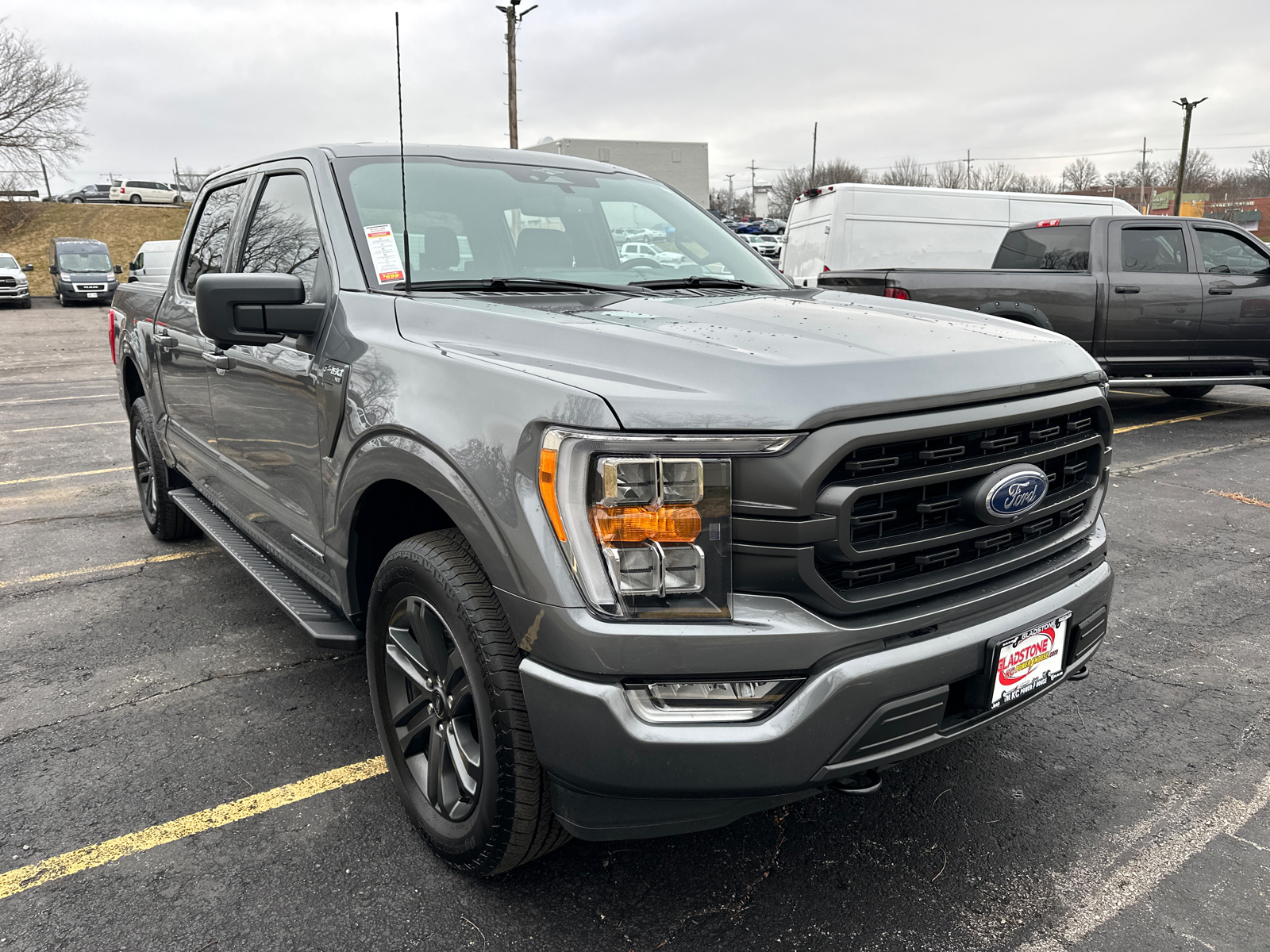 2023 Ford F-150 XLT 4