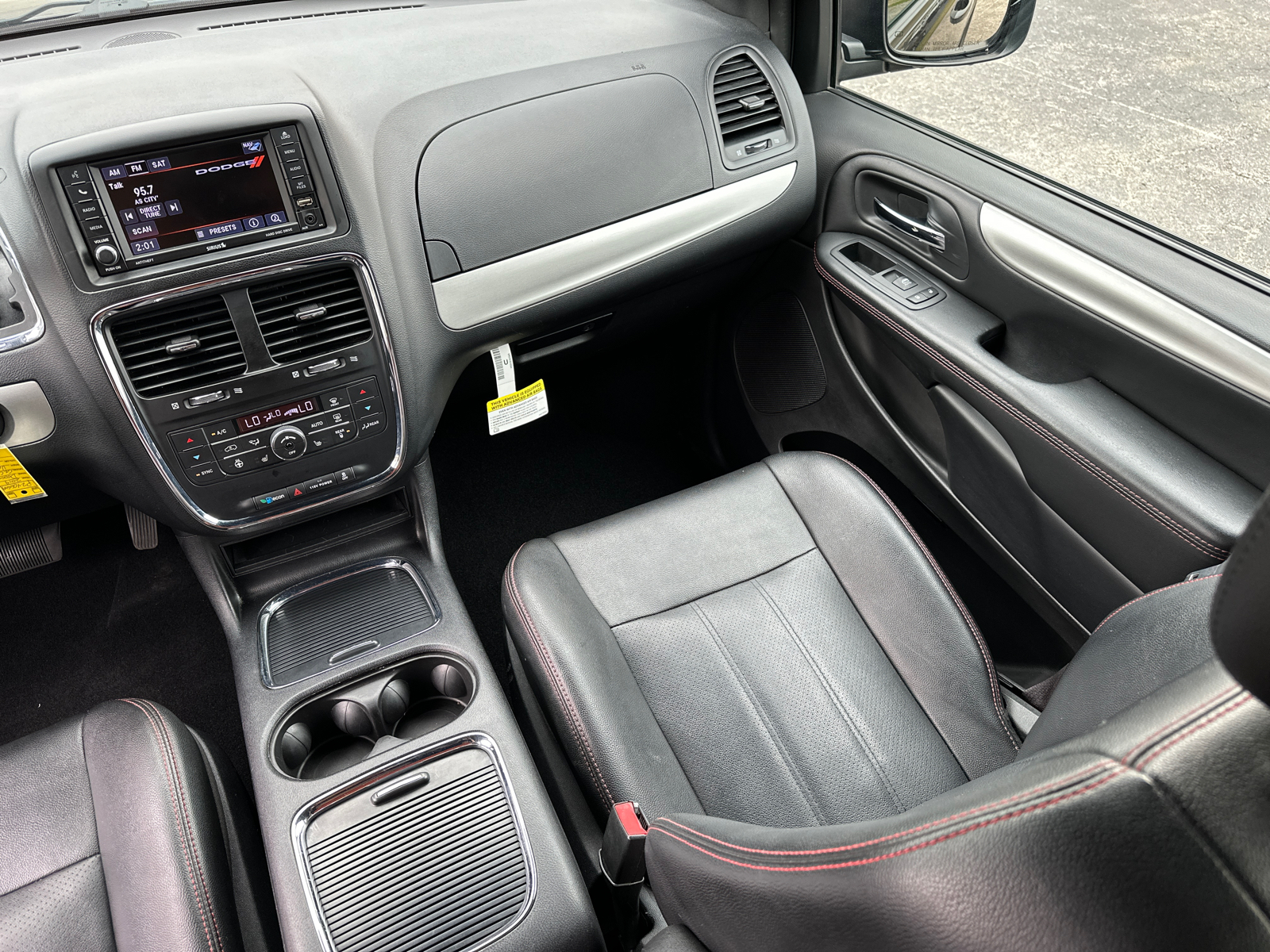 2019 Dodge Grand Caravan GT 17