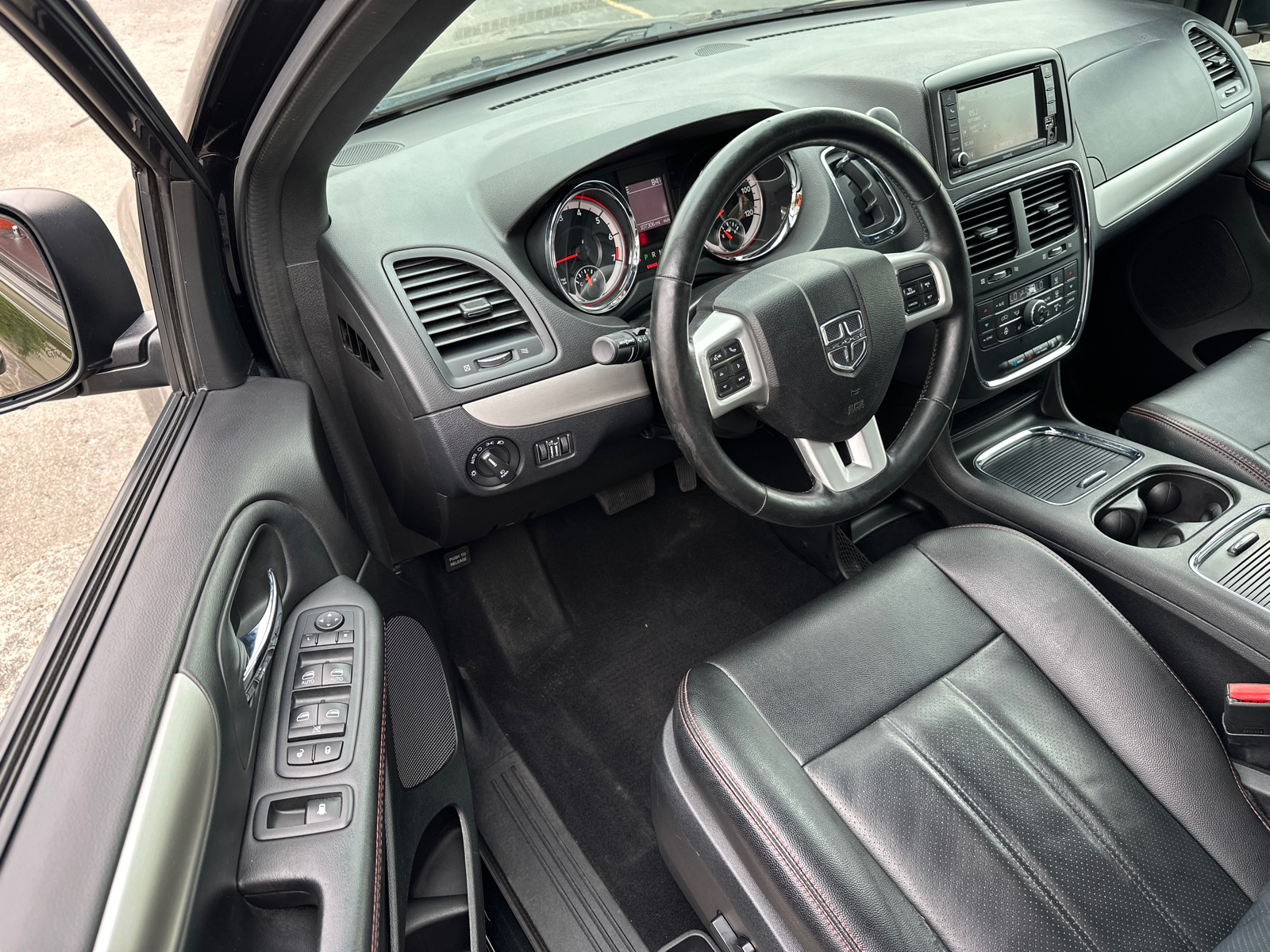 2019 Dodge Grand Caravan GT 32