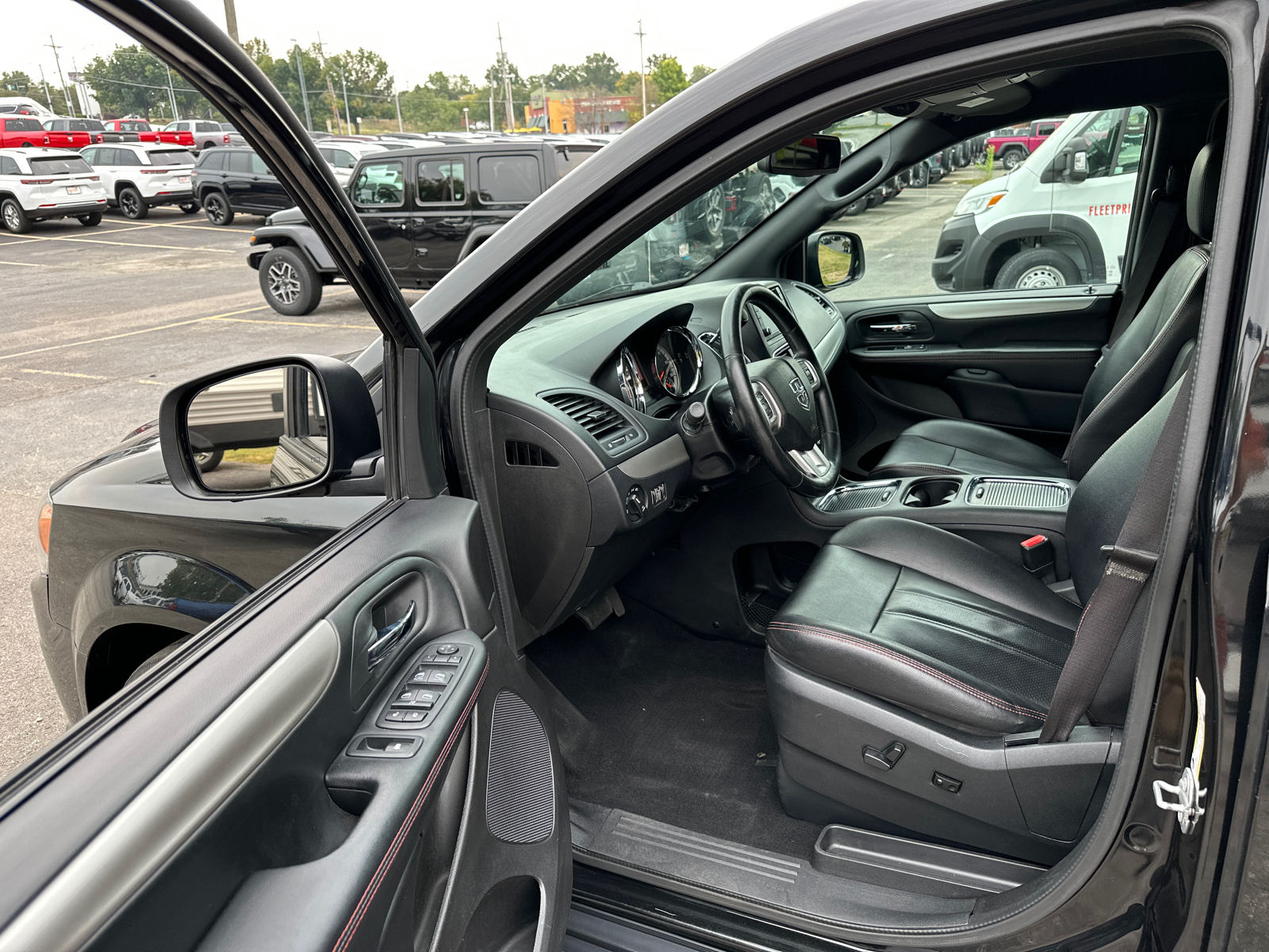 2019 Dodge Grand Caravan GT 37