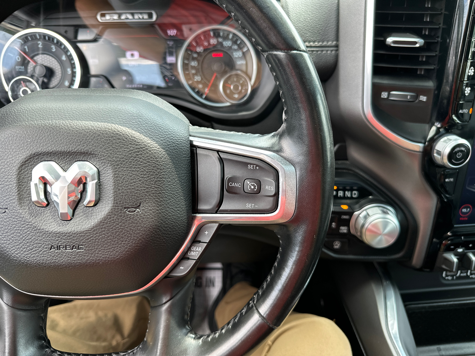 2021 Ram 1500 Laramie 37