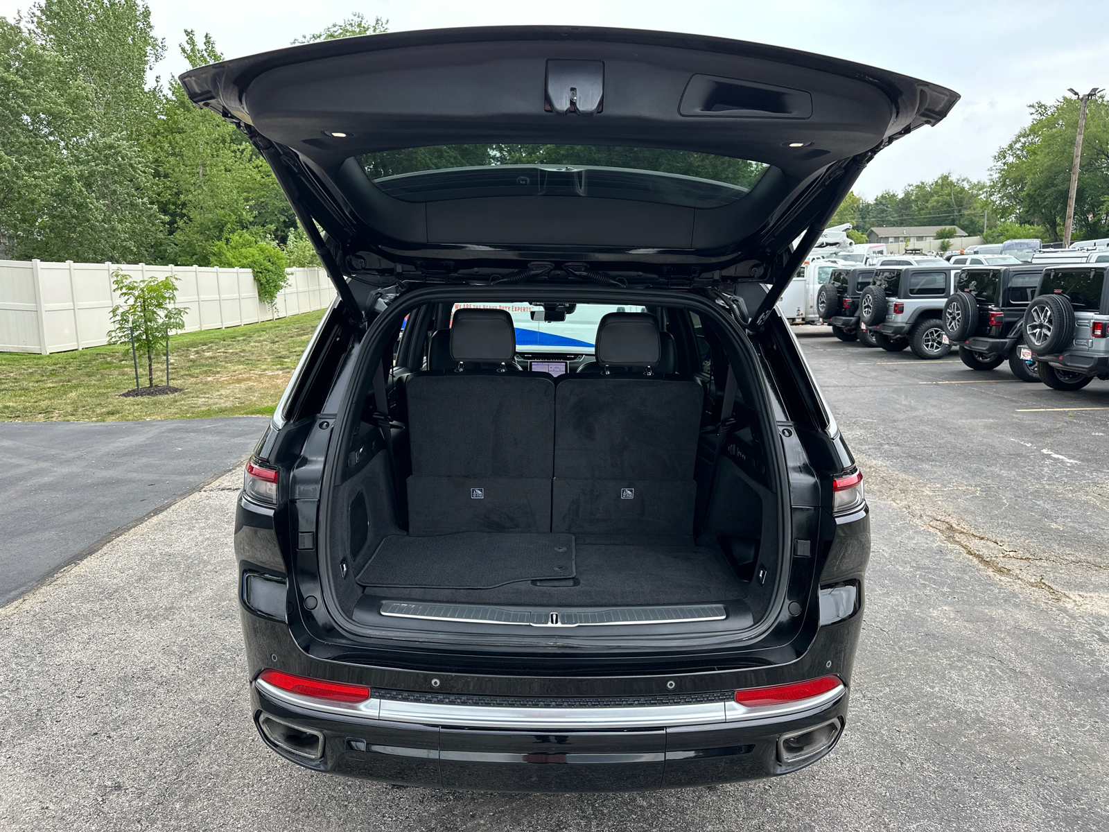 2021 Jeep Grand Cherokee L Summit 9