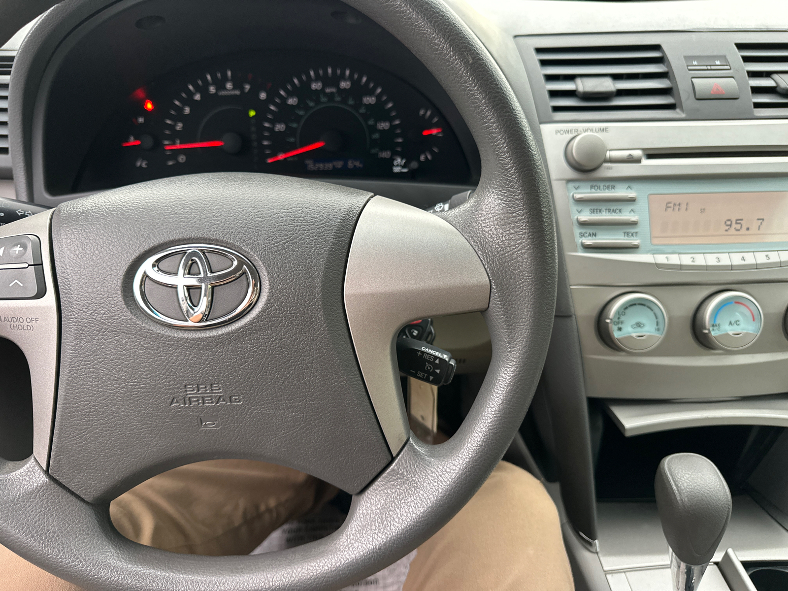 2008 Toyota Camry LE 29