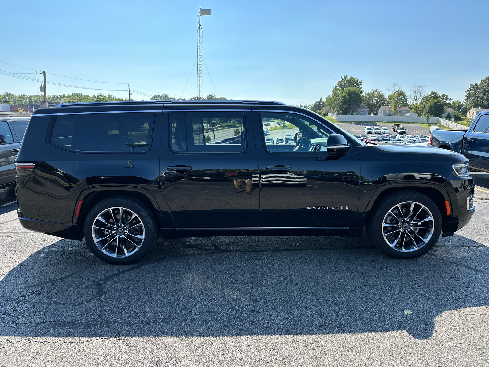 2023 Jeep Wagoneer L Series III 5