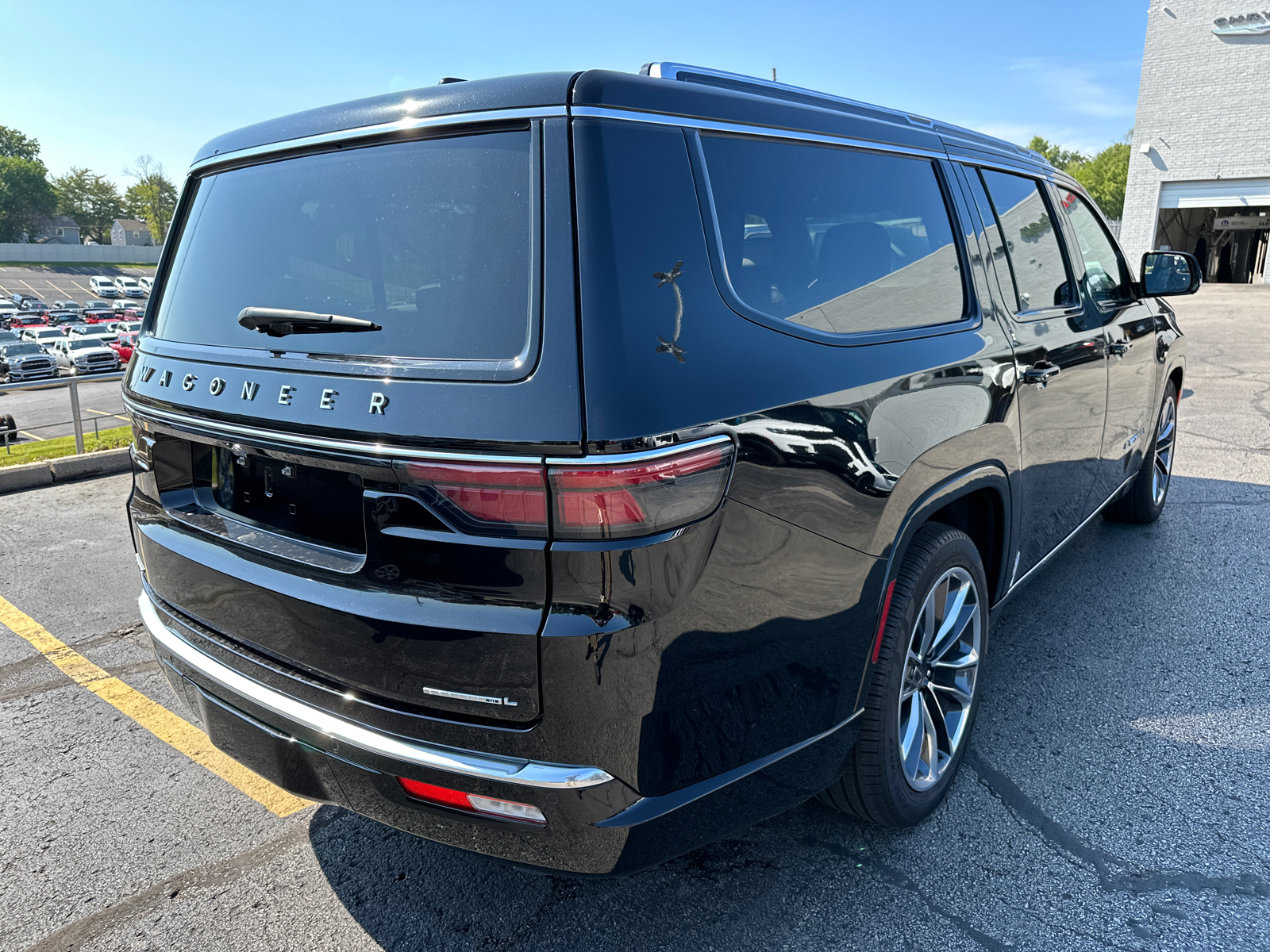 2023 Jeep Wagoneer L Series III 6