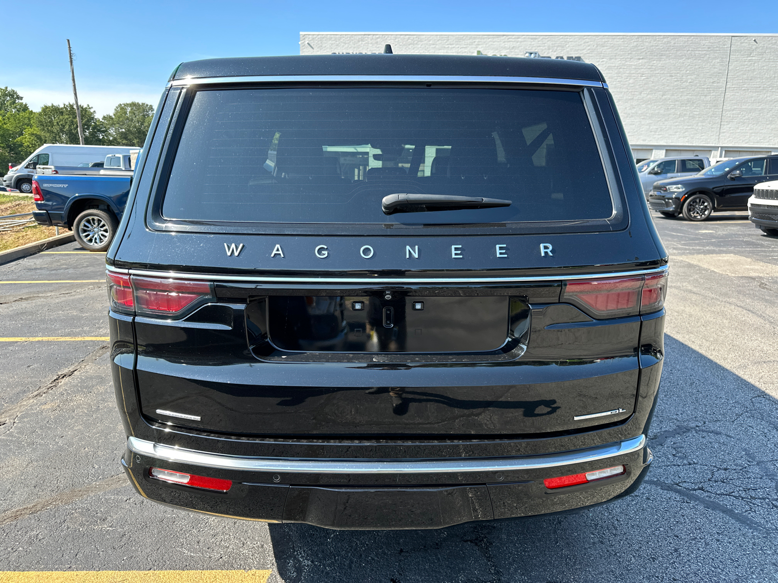 2023 Jeep Wagoneer L Series III 7