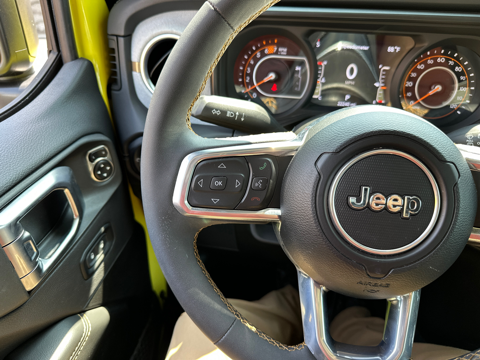 2024 Jeep Wrangler Sahara 37