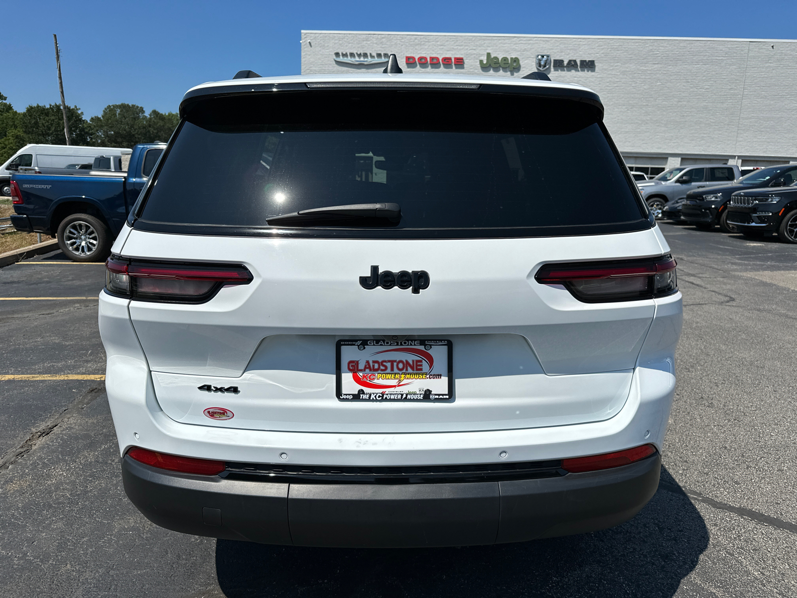 2023 Jeep Grand Cherokee L Altitude 7