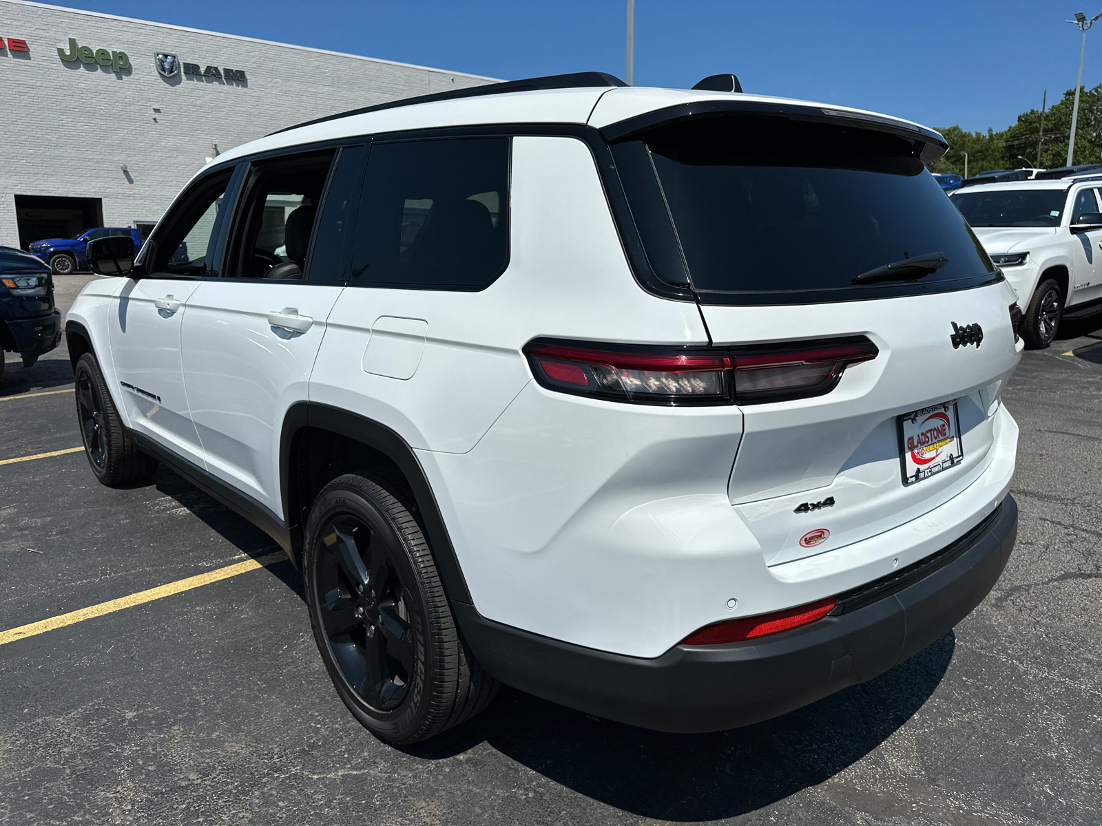 2023 Jeep Grand Cherokee L Altitude 8