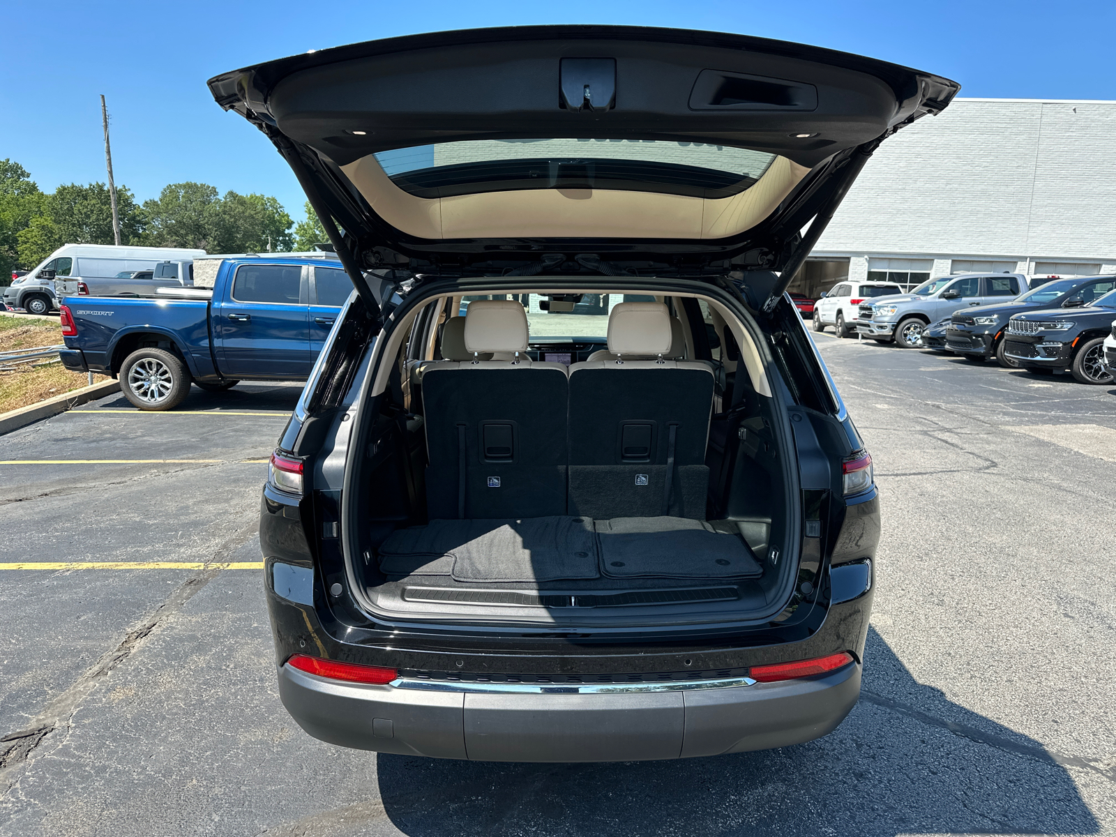 2022 Jeep Grand Cherokee L Limited 9