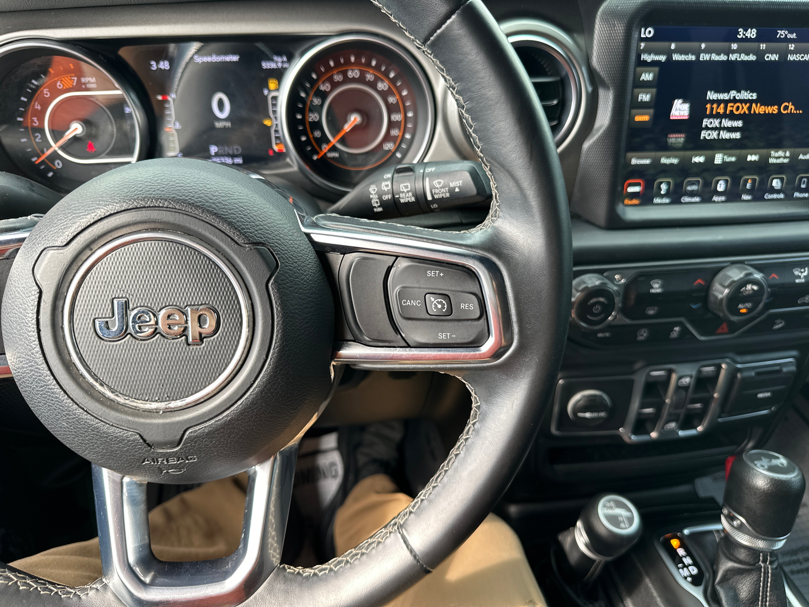 2018 Jeep Wrangler Unlimited Sahara 40