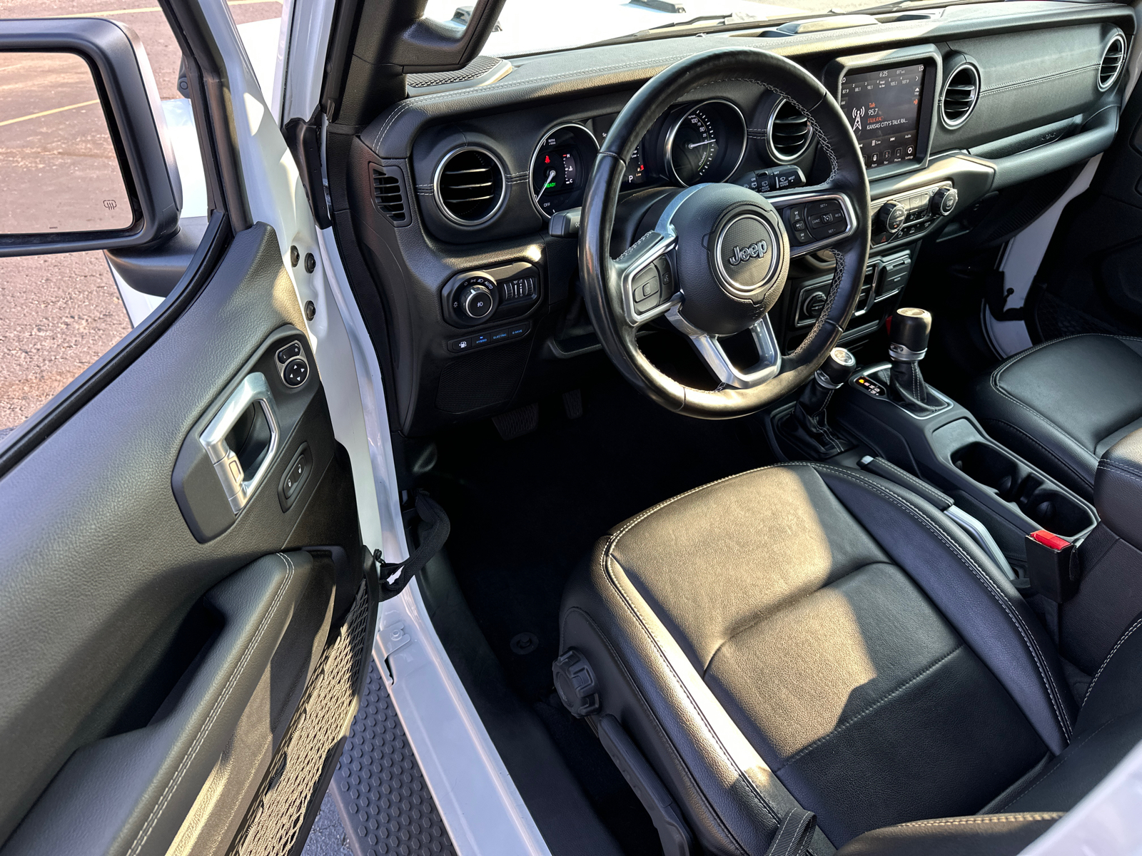 2021 Jeep Wrangler Unlimited Sahara 4xe 32