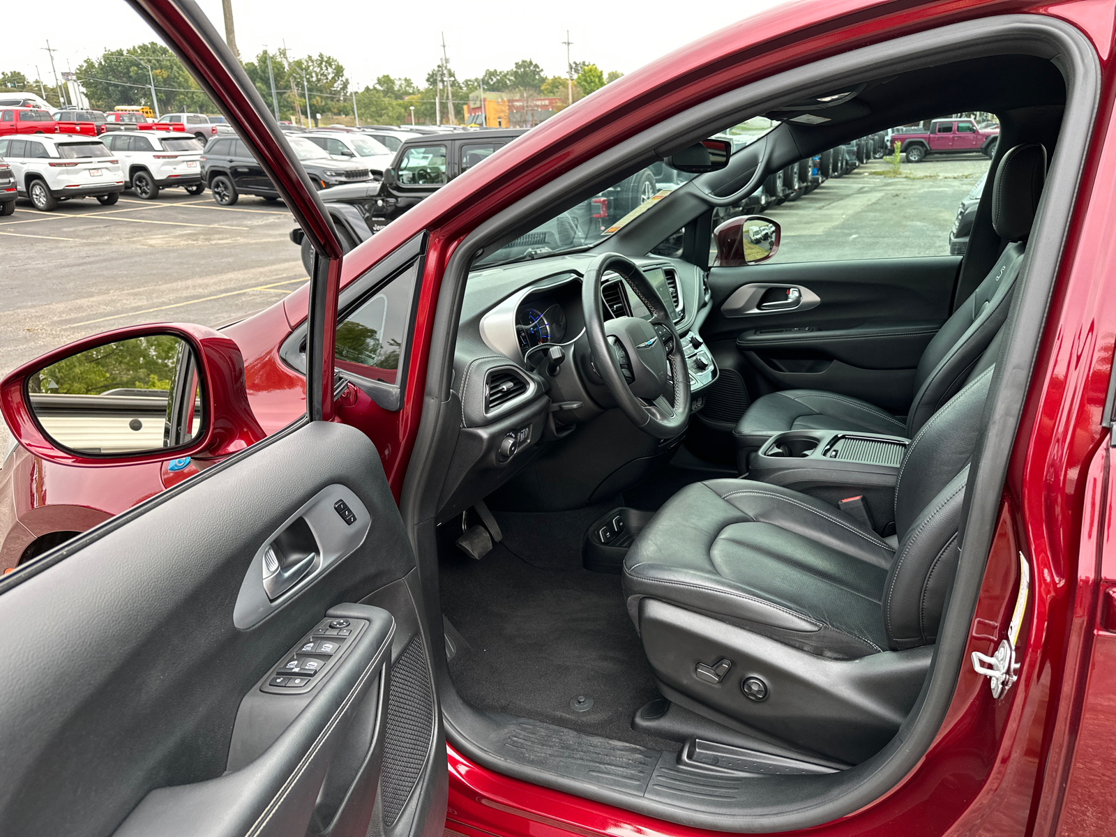 2021 Chrysler Pacifica Hybrid Touring L 34