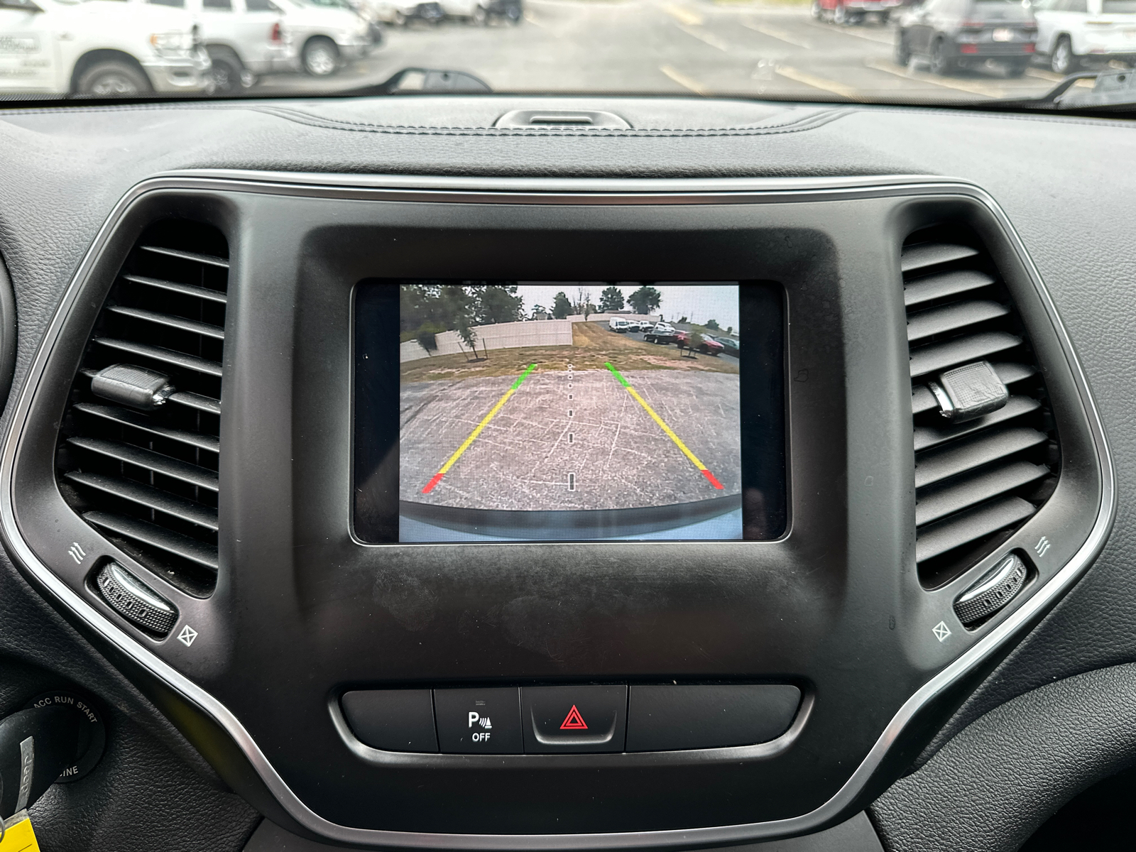 2020 Jeep Cherokee Latitude 29