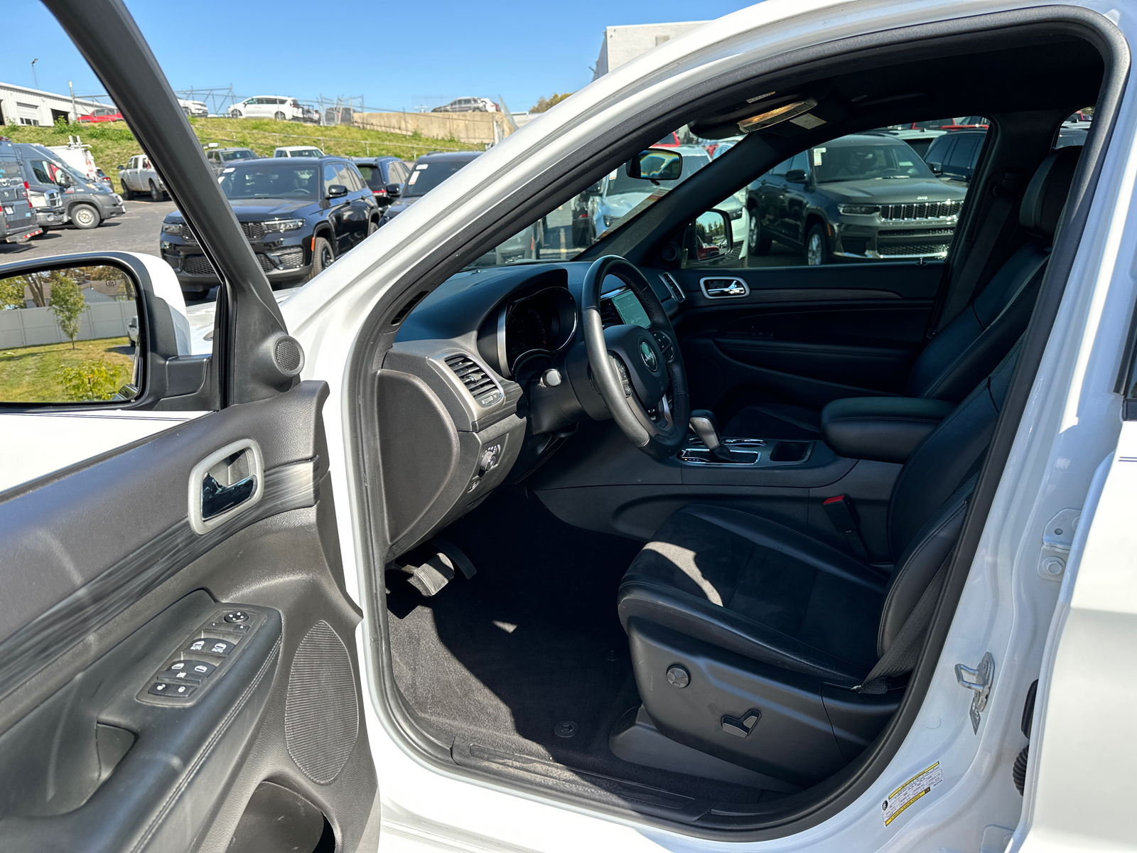 2021 Jeep Grand Cherokee Laredo X 35