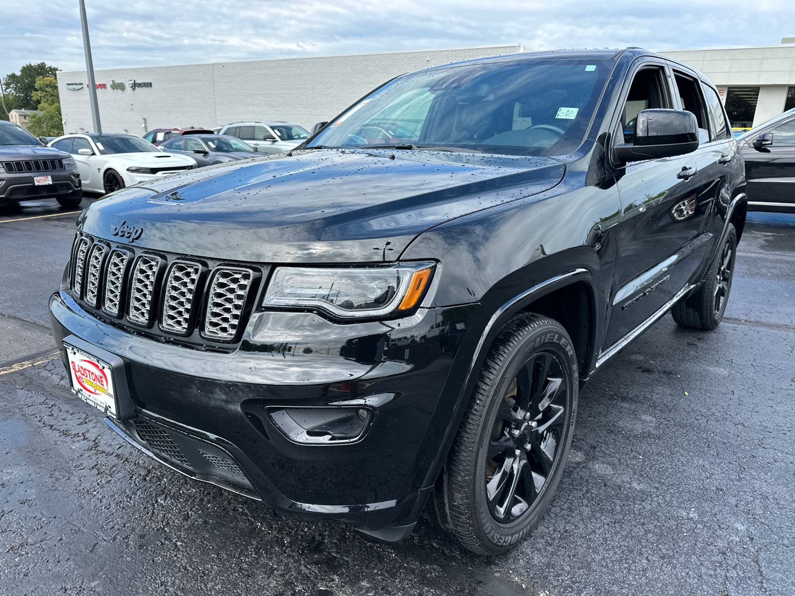 2021 Jeep Grand Cherokee Laredo X 2