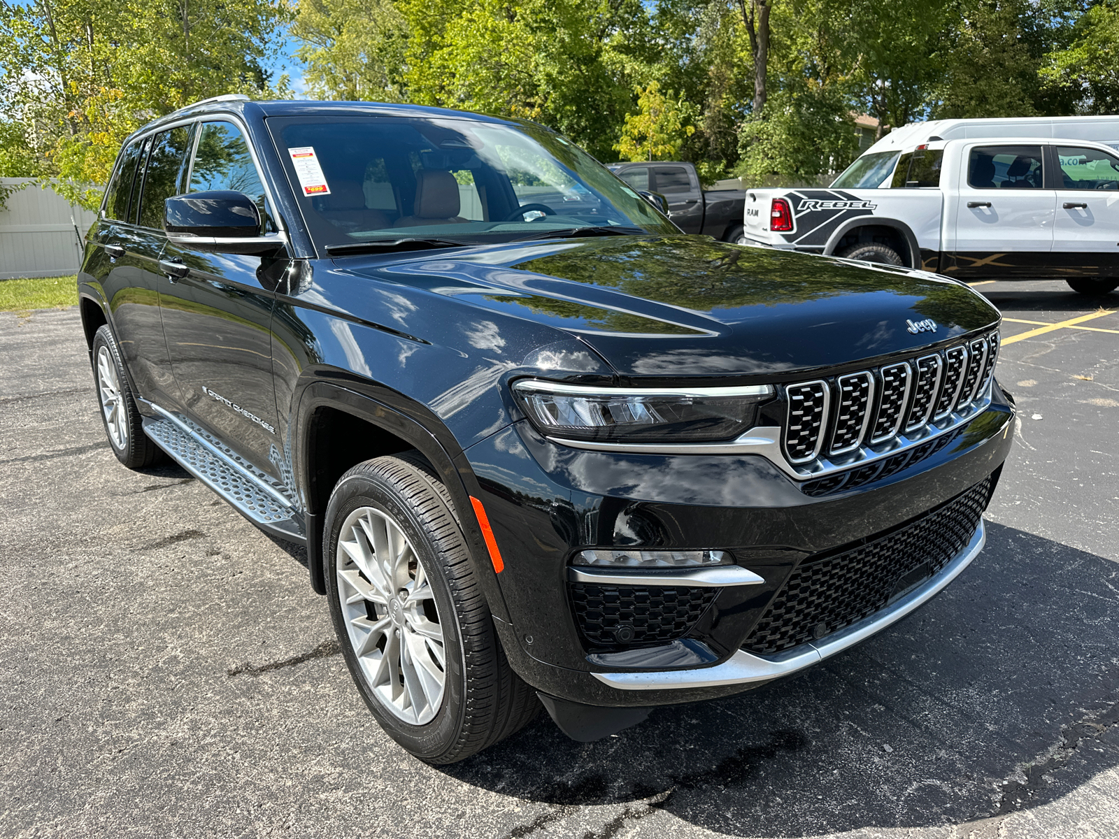 2023 Jeep Grand Cherokee Summit 4