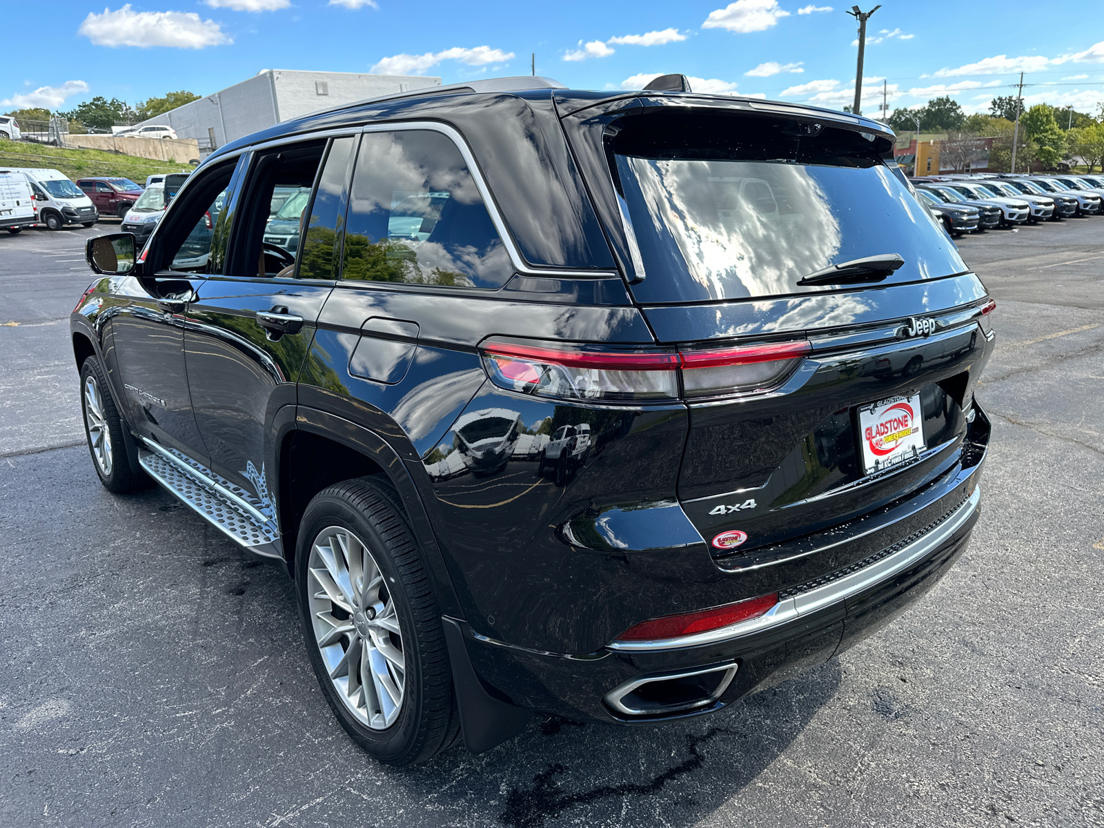 2023 Jeep Grand Cherokee Summit 8