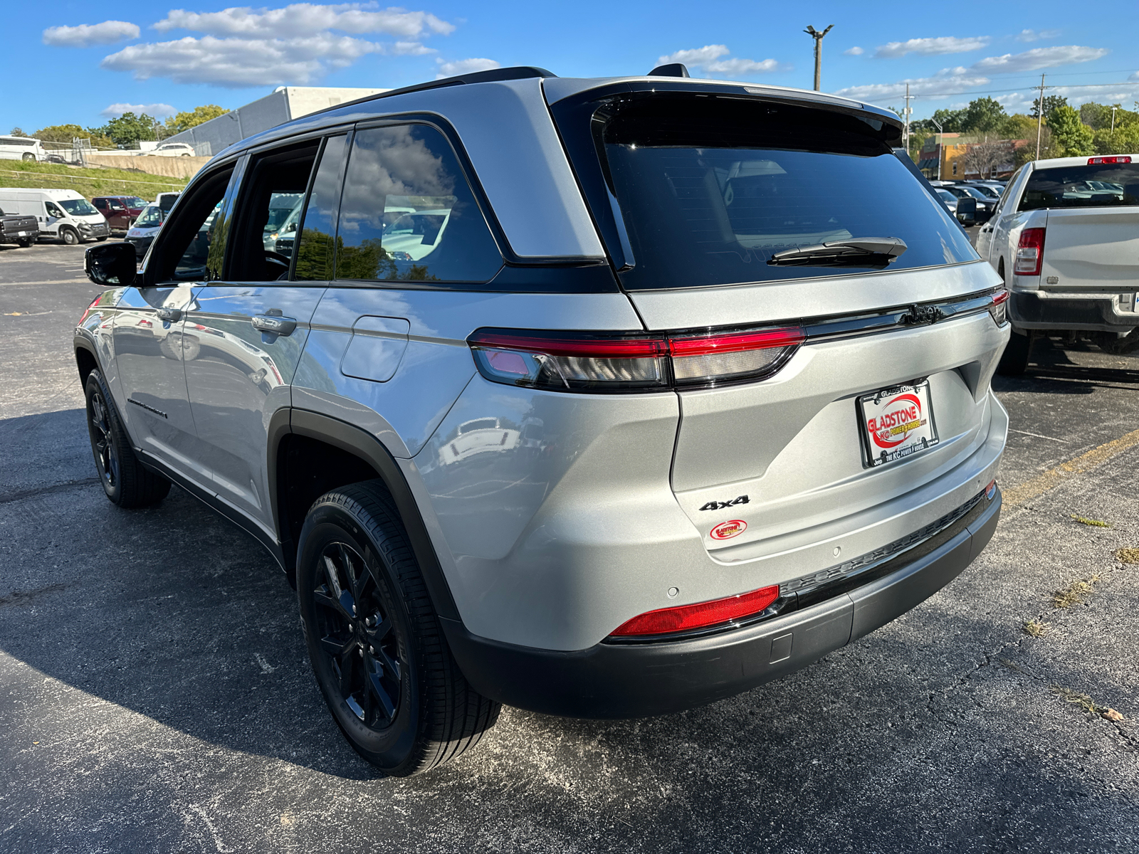 2023 Jeep Grand Cherokee Altitude 8