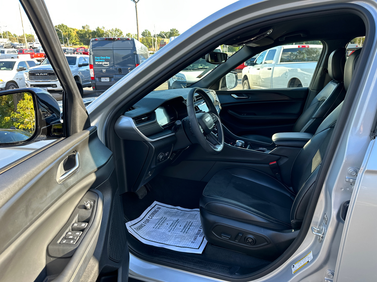 2023 Jeep Grand Cherokee Altitude 35