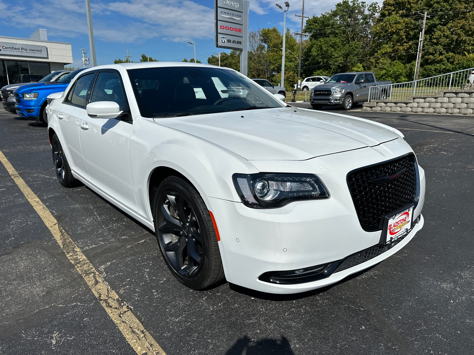 2023 Chrysler 300 S 4