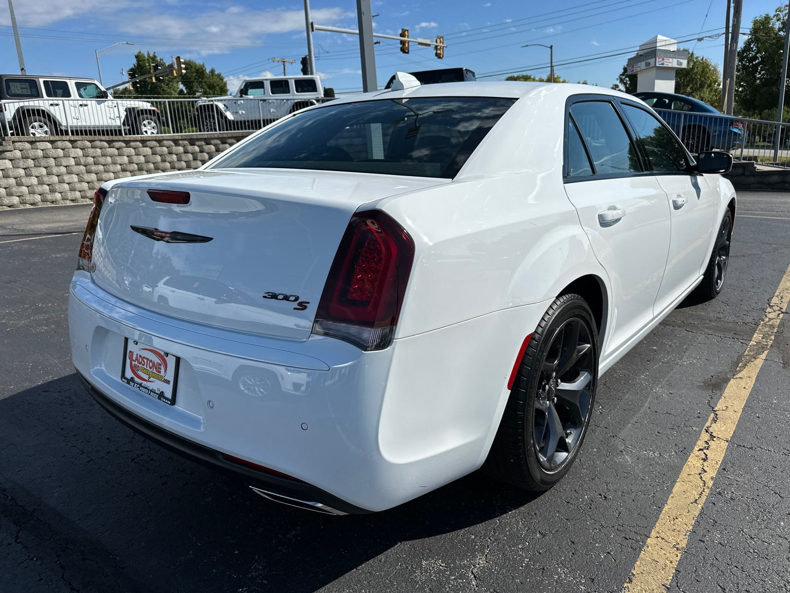 2023 Chrysler 300 S 6