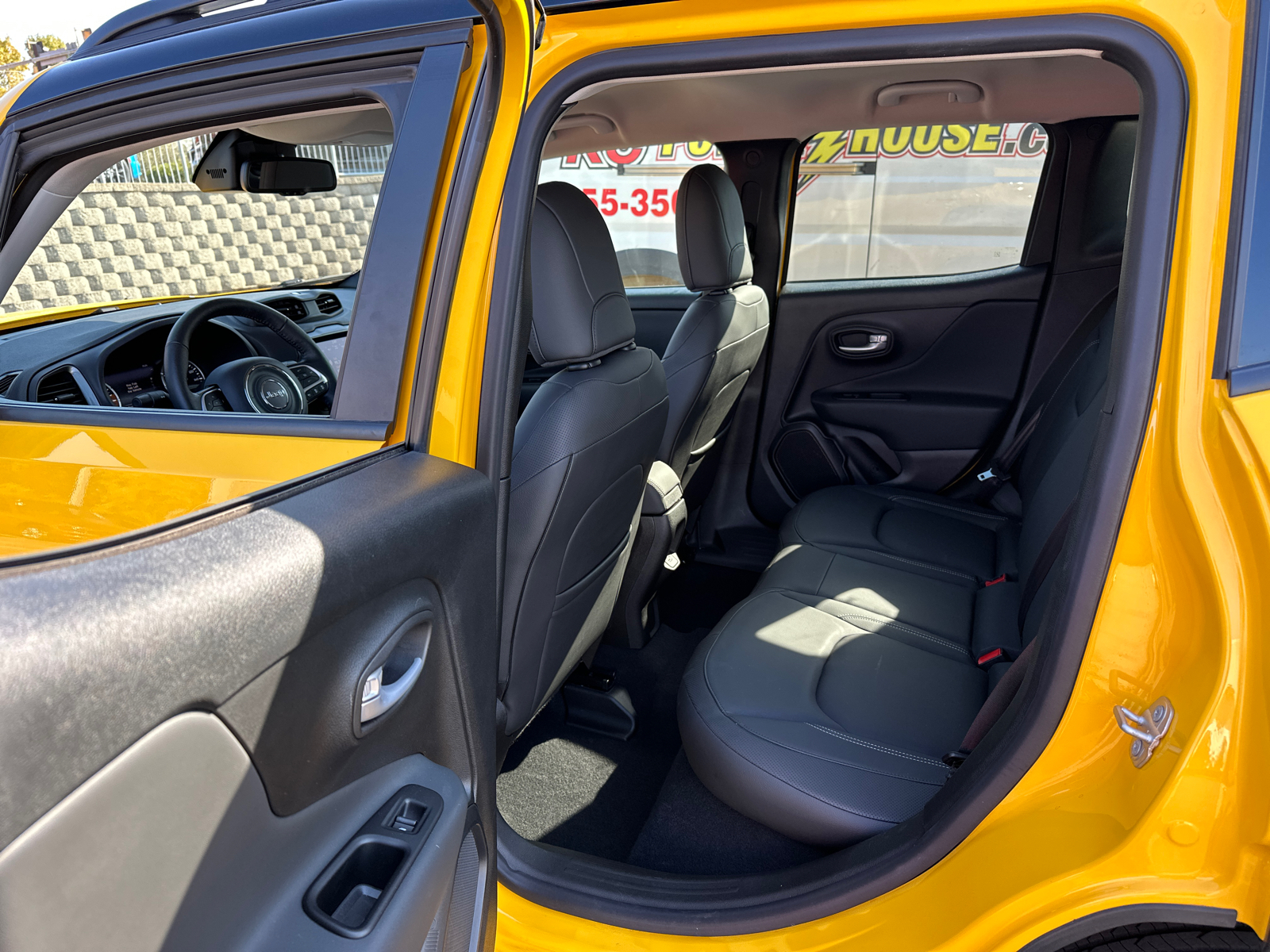 2023 Jeep Renegade Limited 12