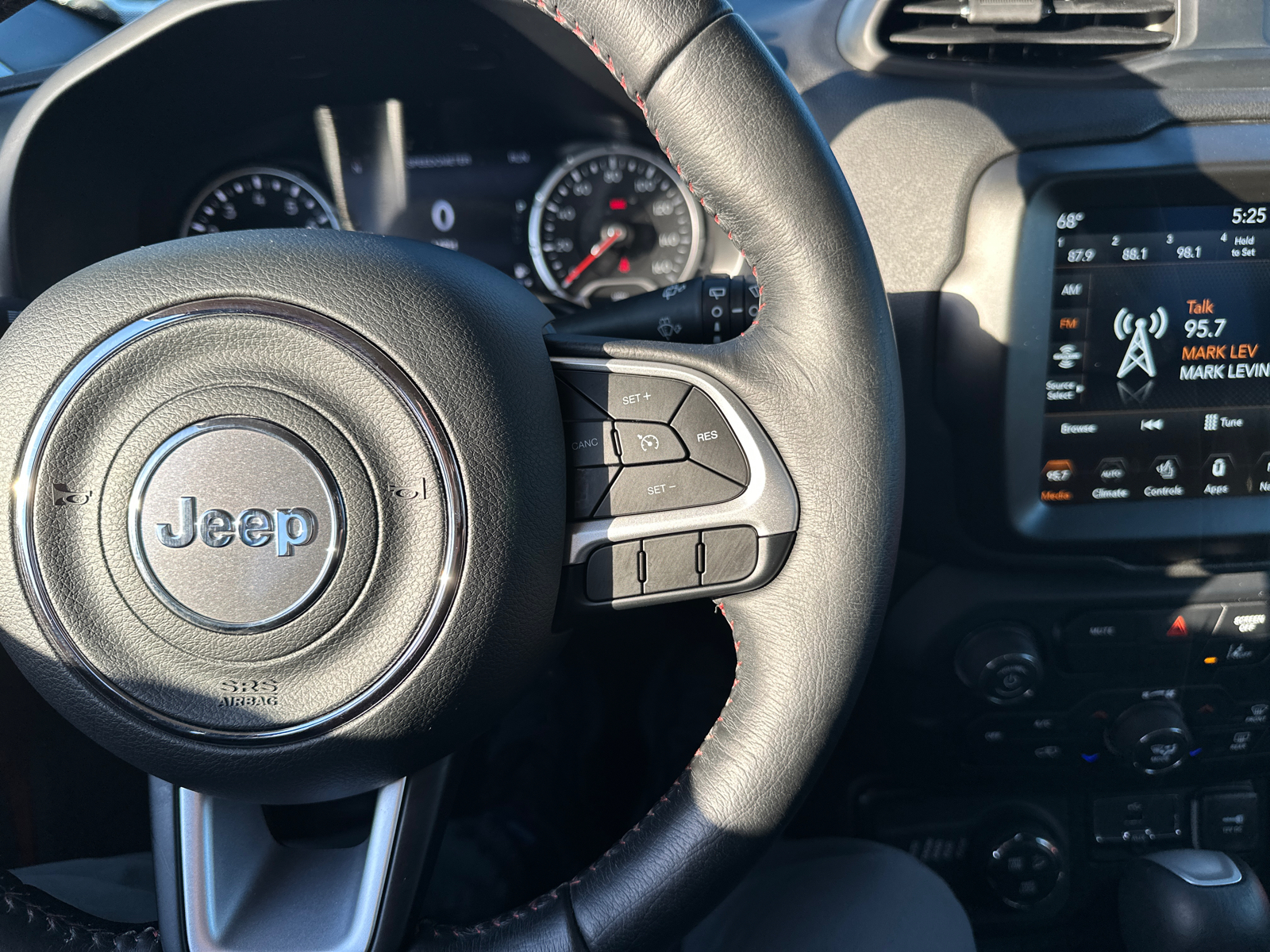 2023 Jeep Renegade Trailhawk 40