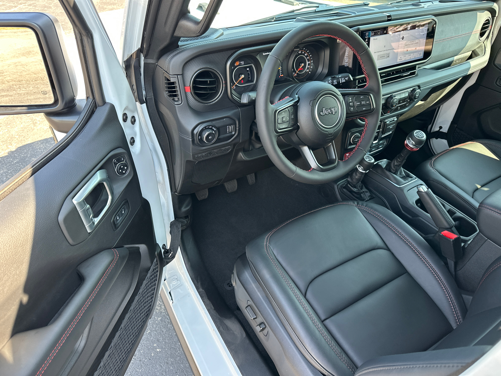 2024 Jeep Wrangler Rubicon X 32