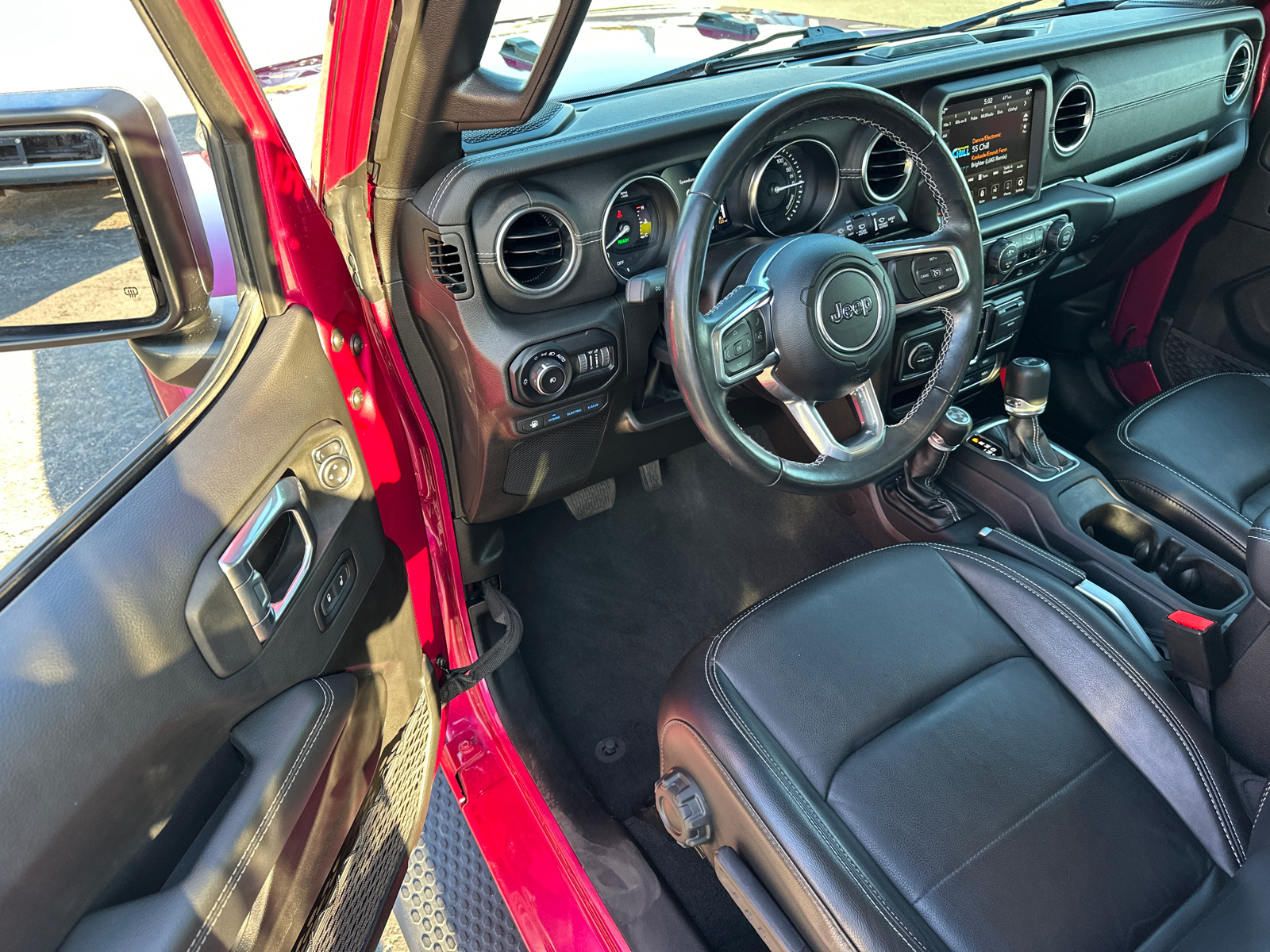 2022 Jeep Wrangler Unlimited Sahara 4xe 32