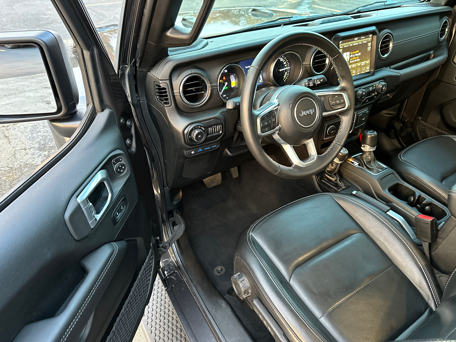 2021 Jeep Wrangler Unlimited Sahara 4xe 32