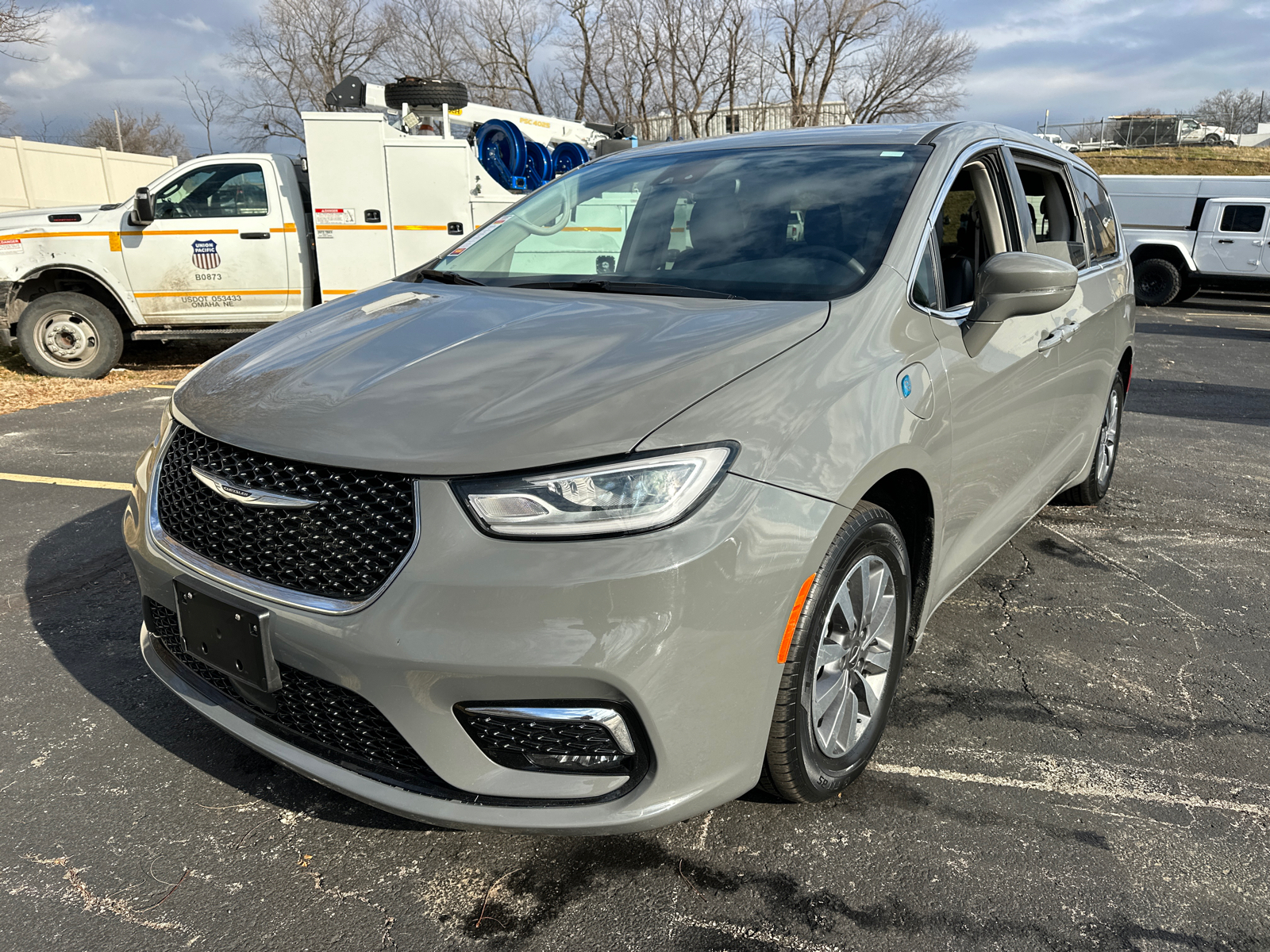 2022 Chrysler Pacifica Hybrid Touring L 2