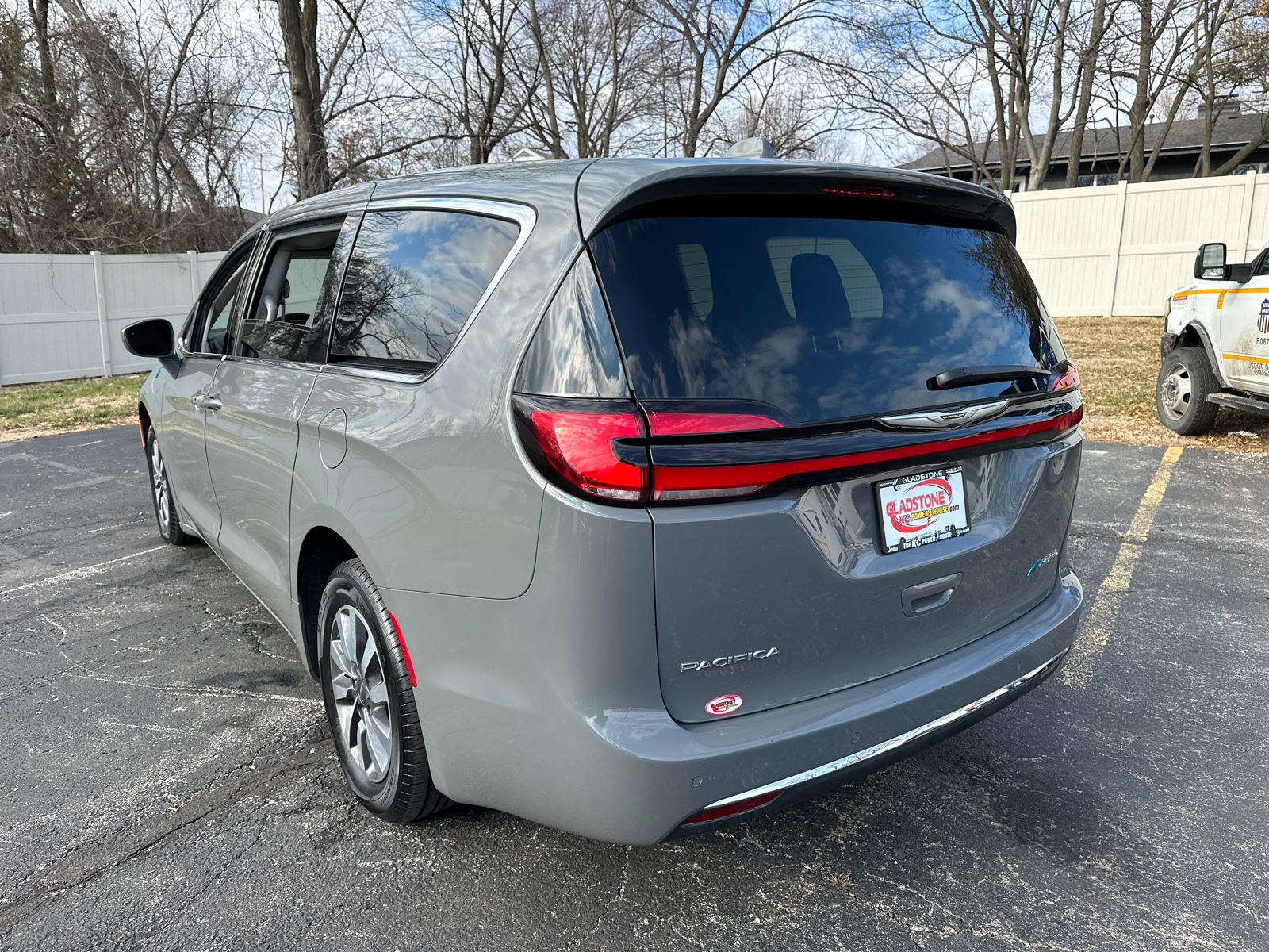 2022 Chrysler Pacifica Hybrid Touring L 8