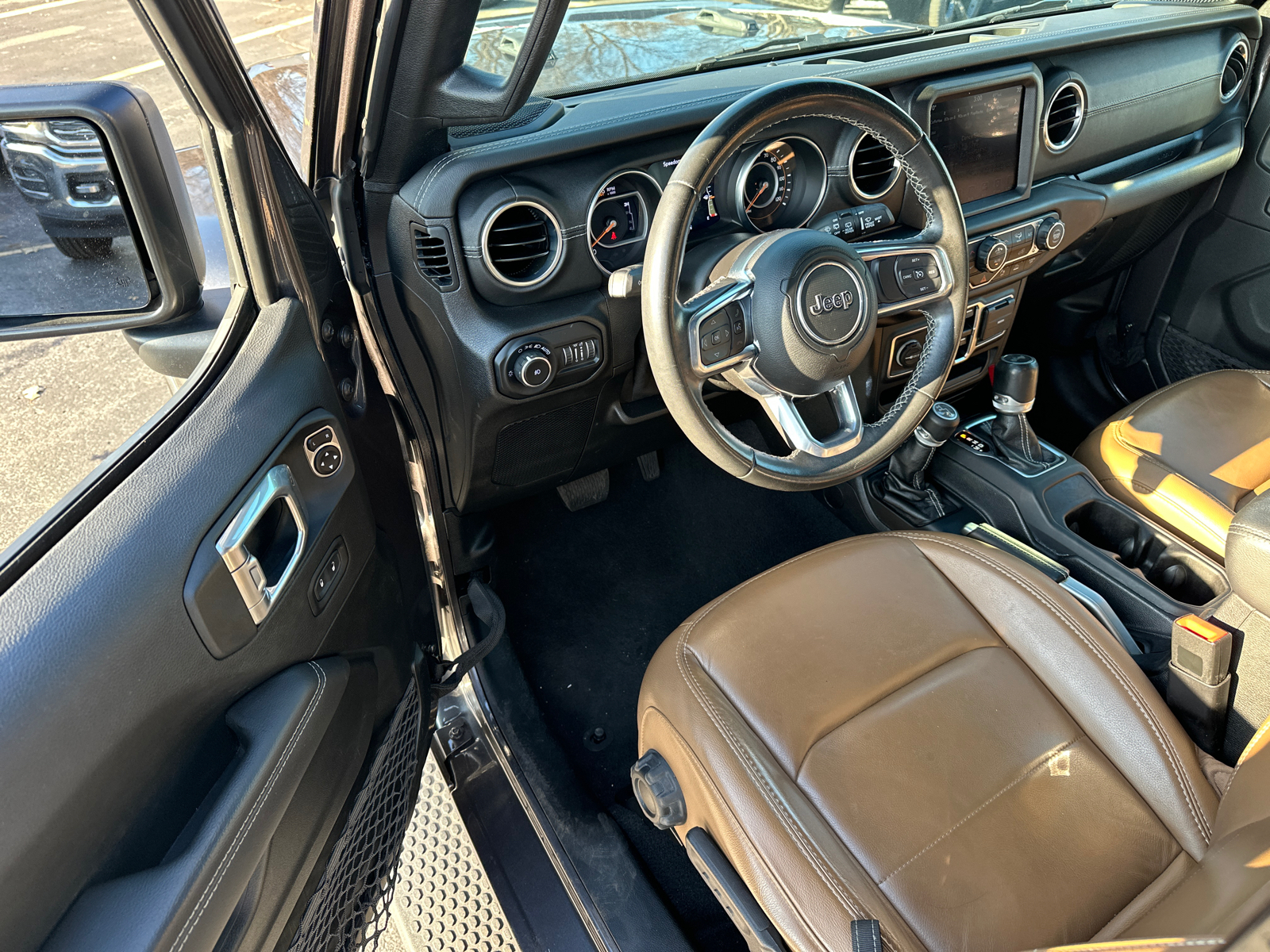 2021 Jeep Wrangler Unlimited Sahara 32