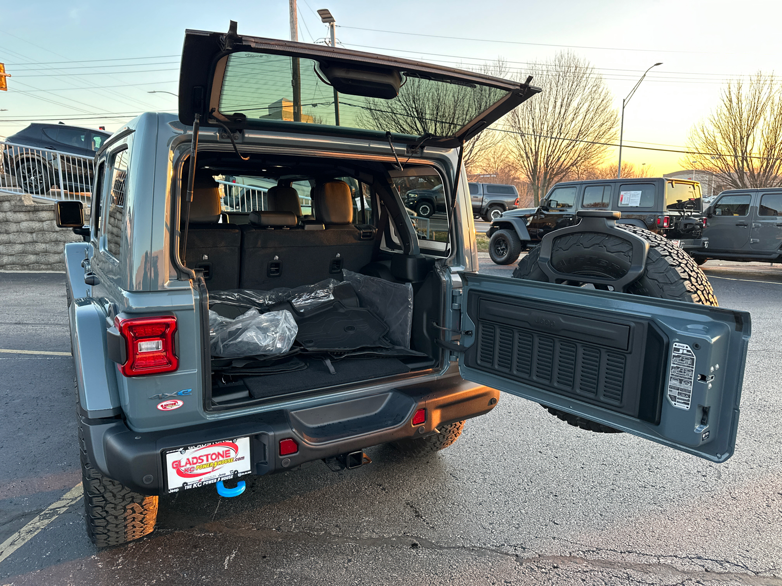 2024 Jeep Wrangler Rubicon X 4xe 9