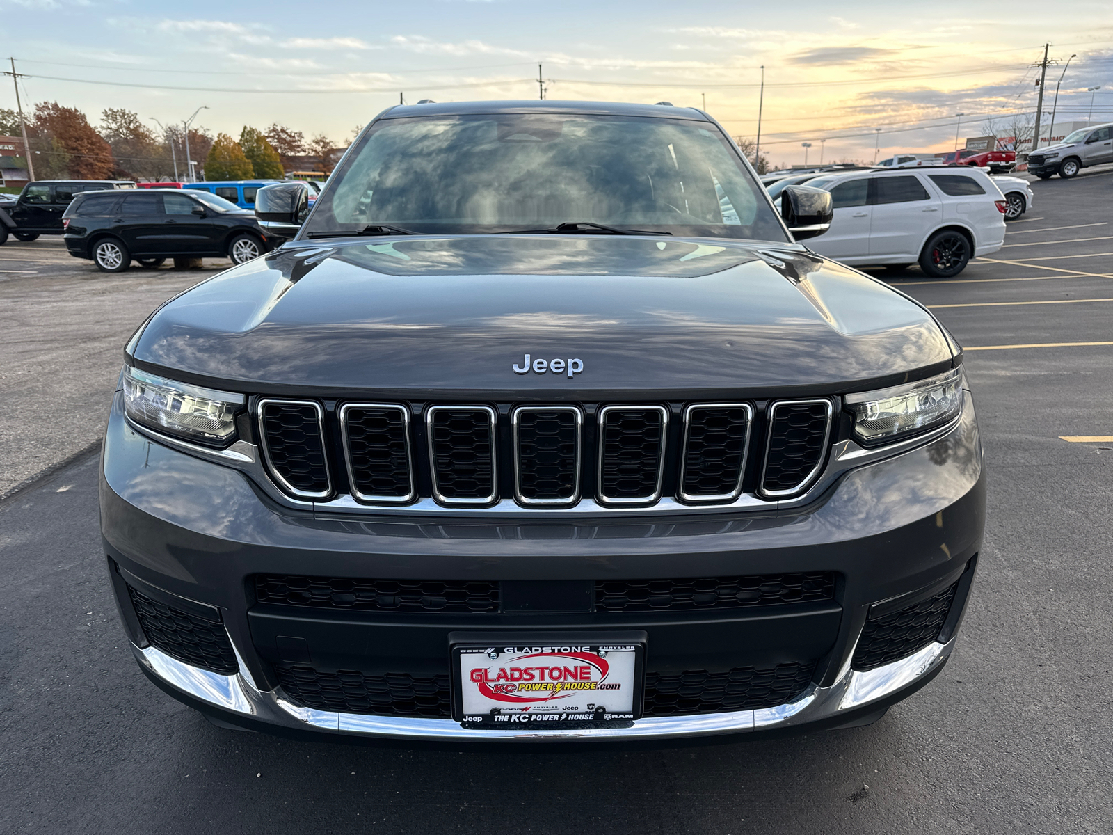 2022 Jeep Grand Cherokee L Limited 3