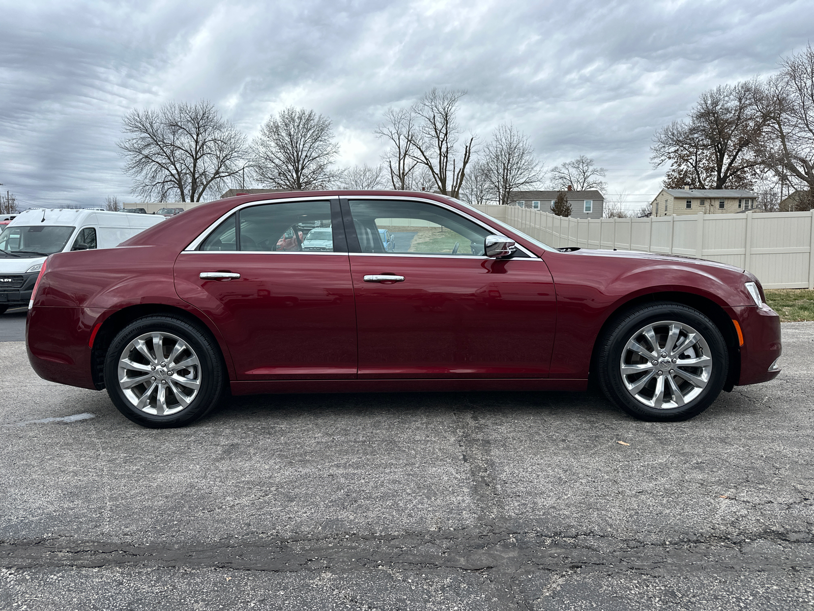 2016 Chrysler 300C Base 5