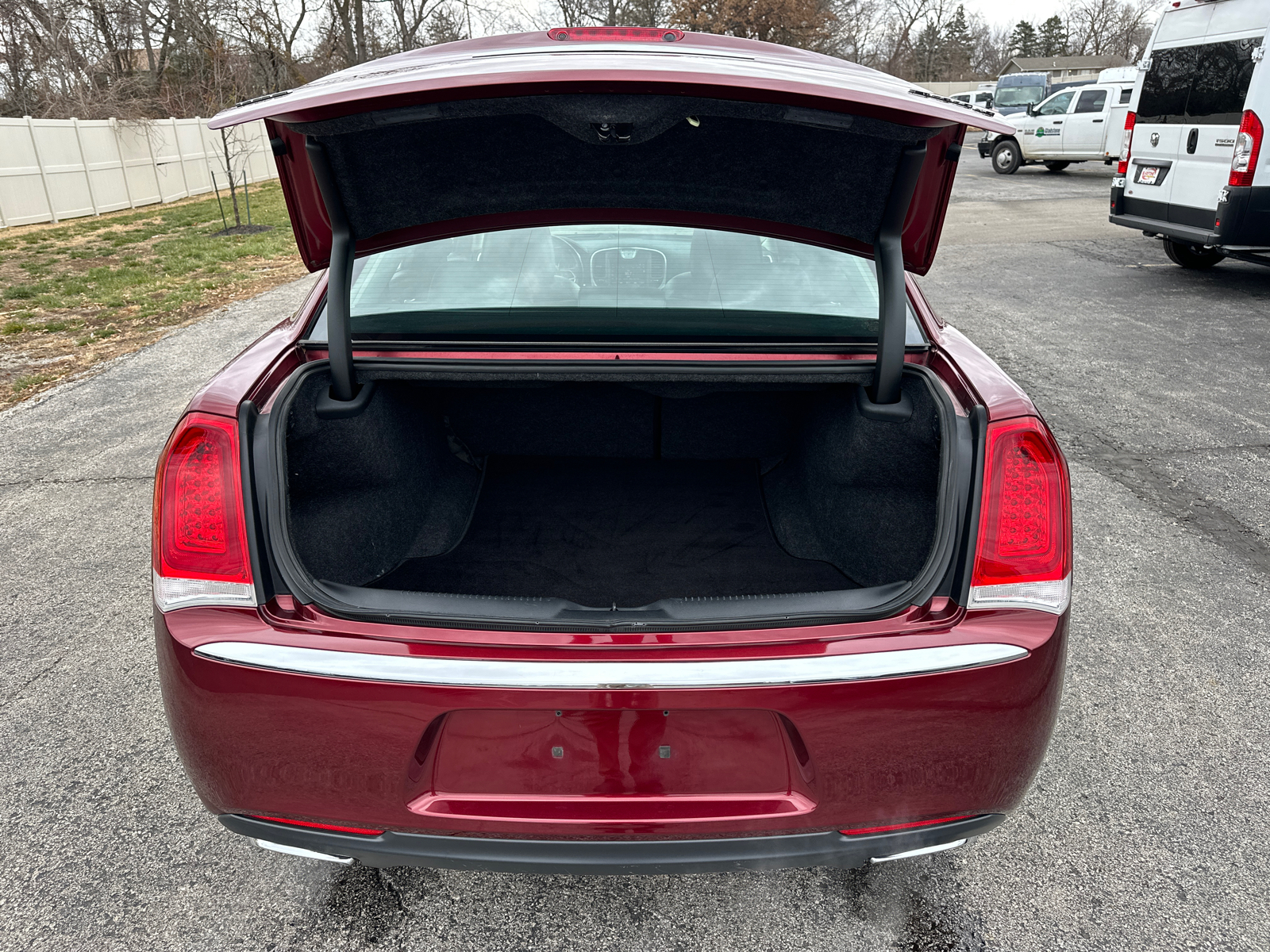 2016 Chrysler 300C Base 9