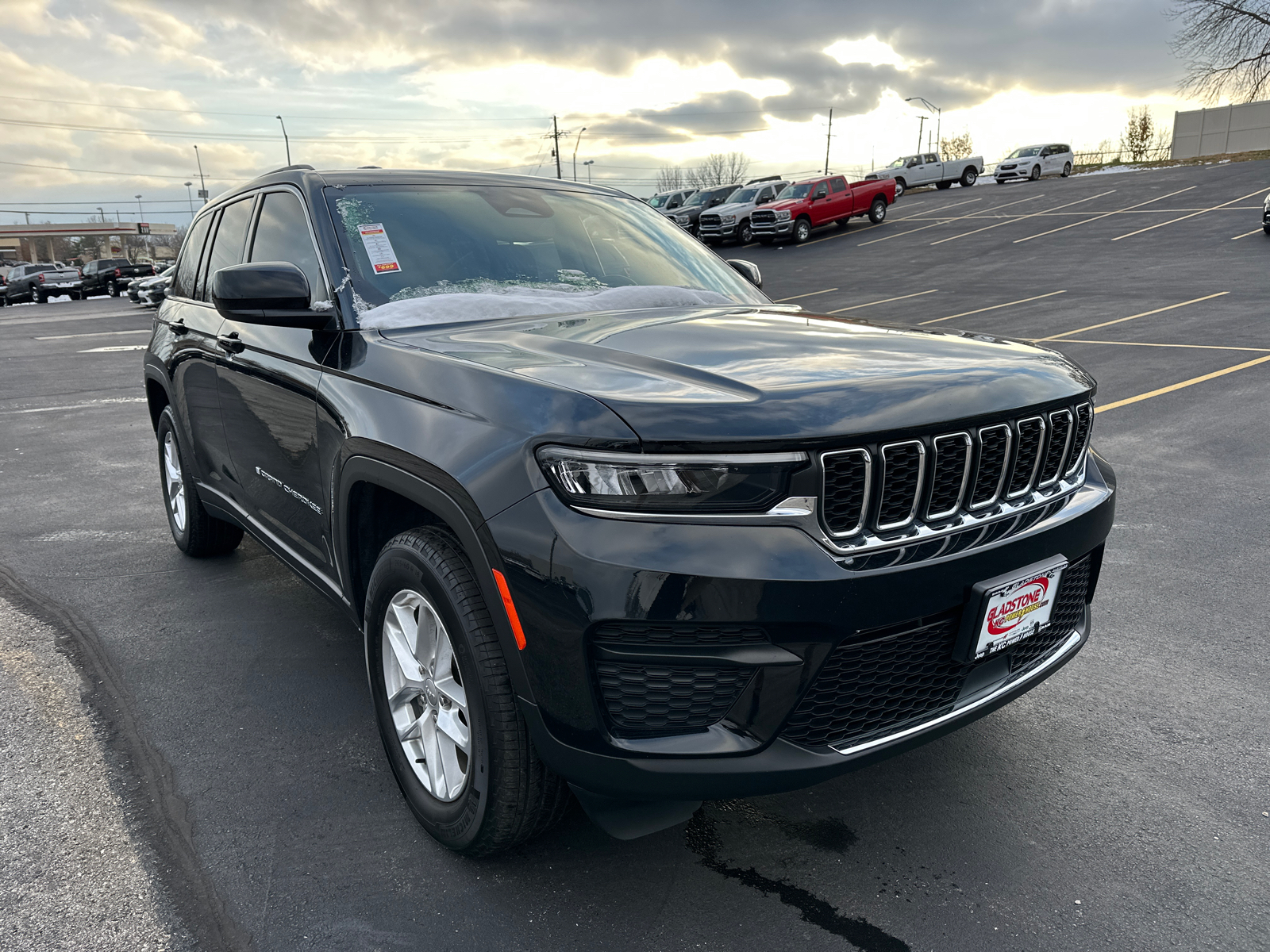 2023 Jeep Grand Cherokee Laredo 4