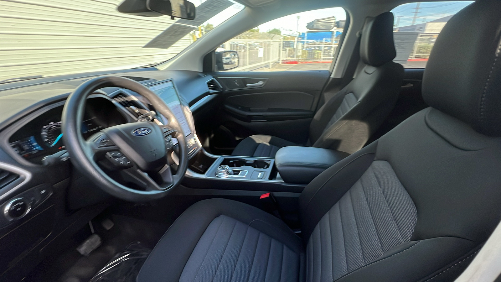 2023 Ford Edge SE 18