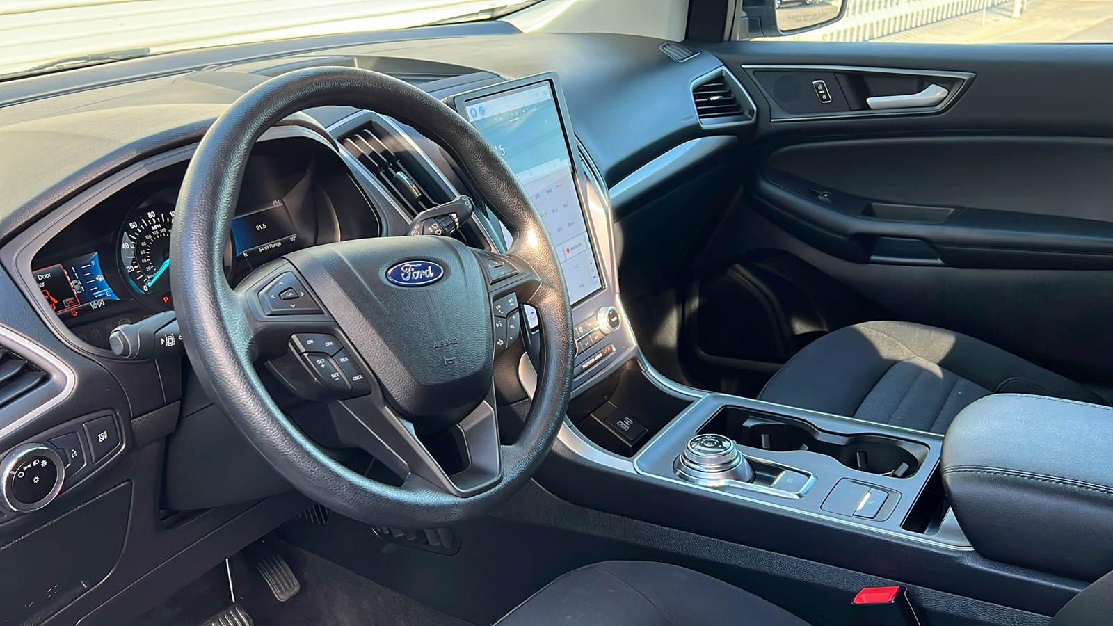 2023 Ford Edge SE 19