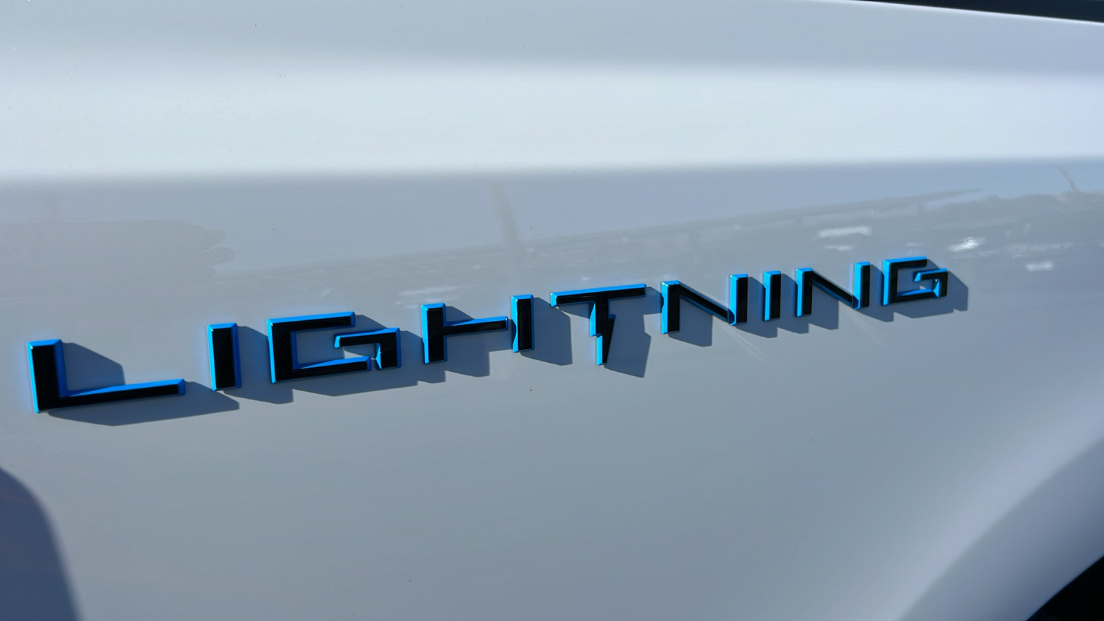 2023 Ford F-150 Lightning XLT 29