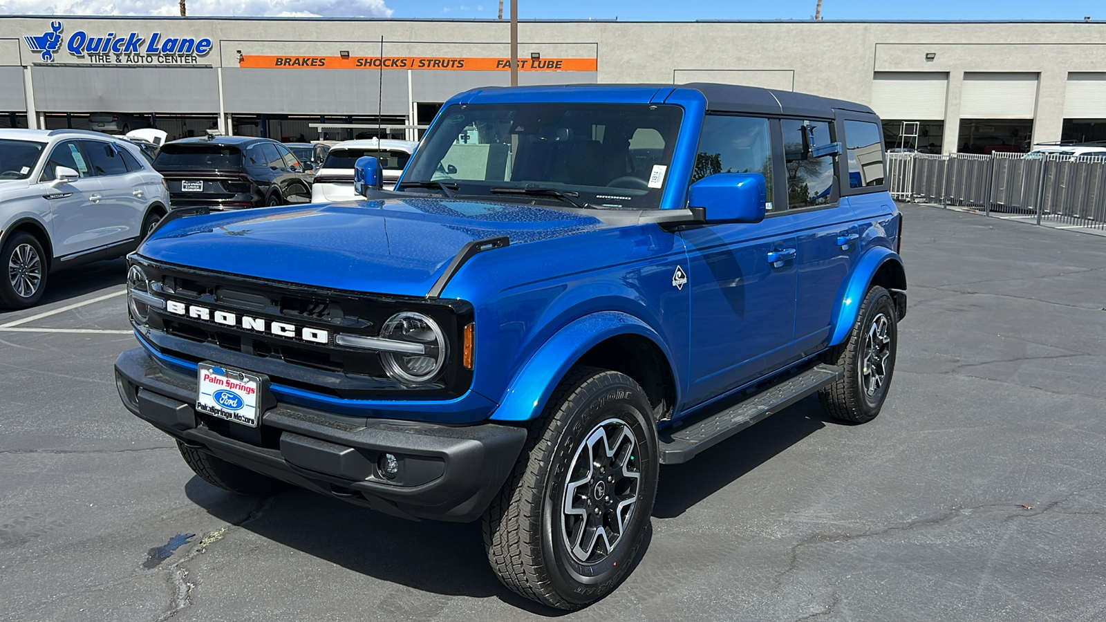 2024 Ford Bronco Outer Banks 1