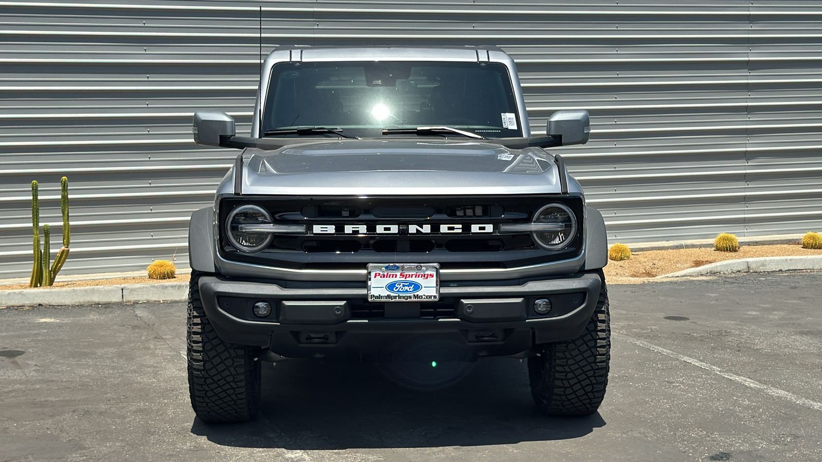 2024 Ford Bronco Outer Banks 2