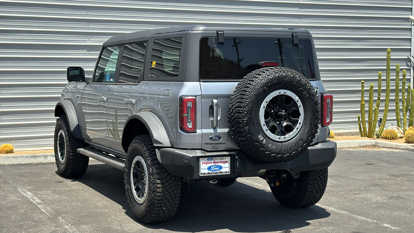 2024 Ford Bronco Outer Banks 6